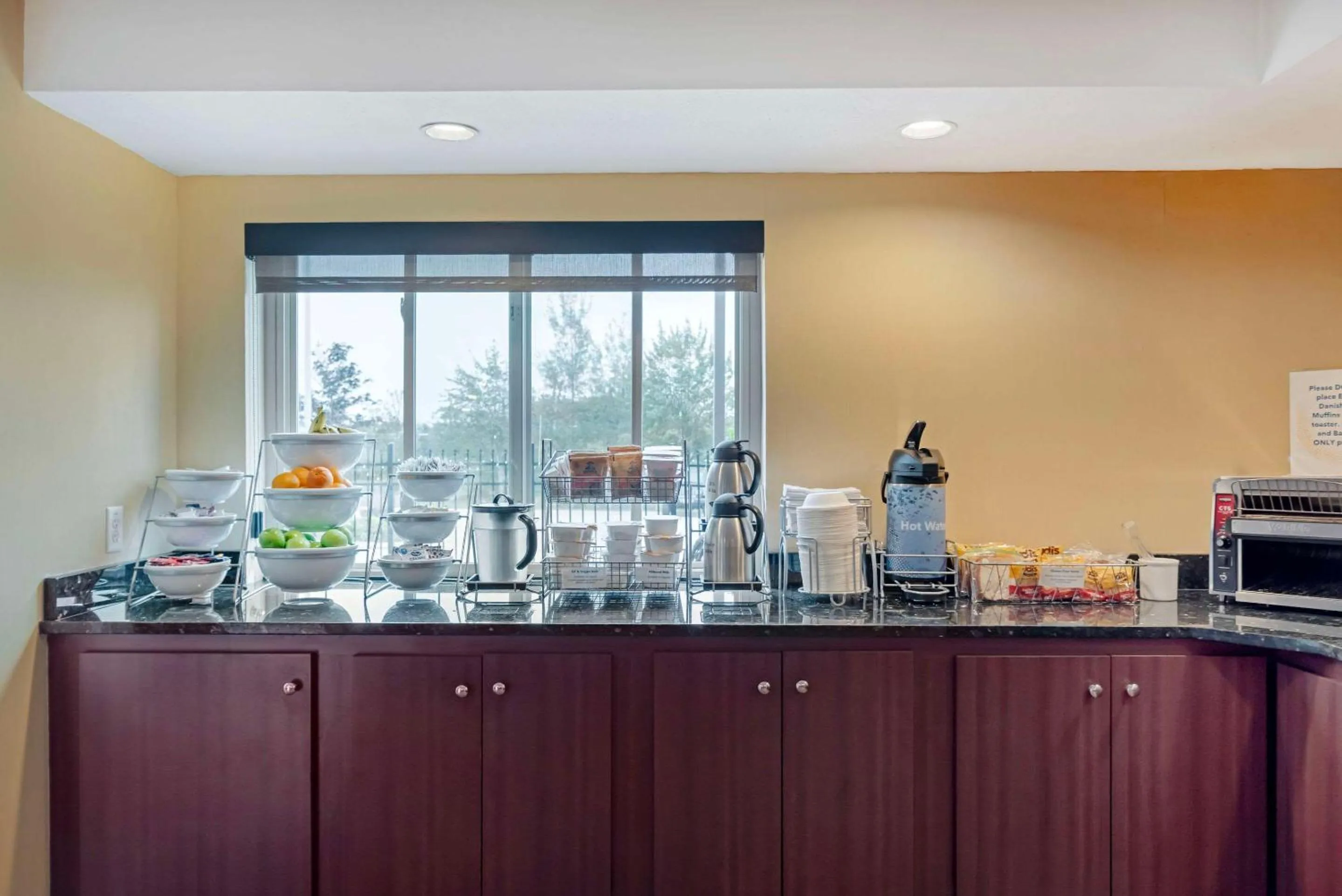 Breakfast in Comfort Inn Bangor North