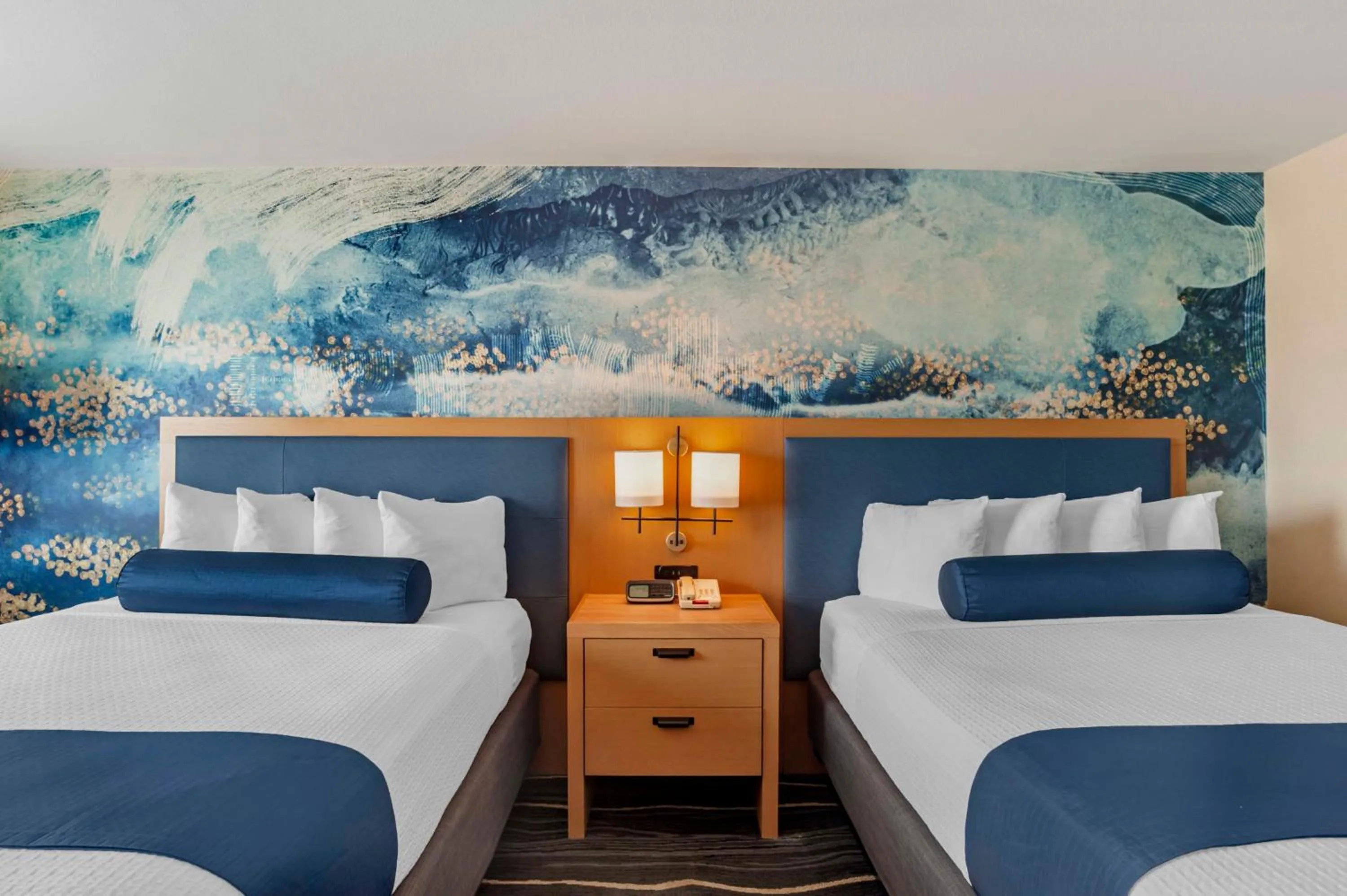 Bedroom, Bed in Best Western Plus Marina Gateway Hotel