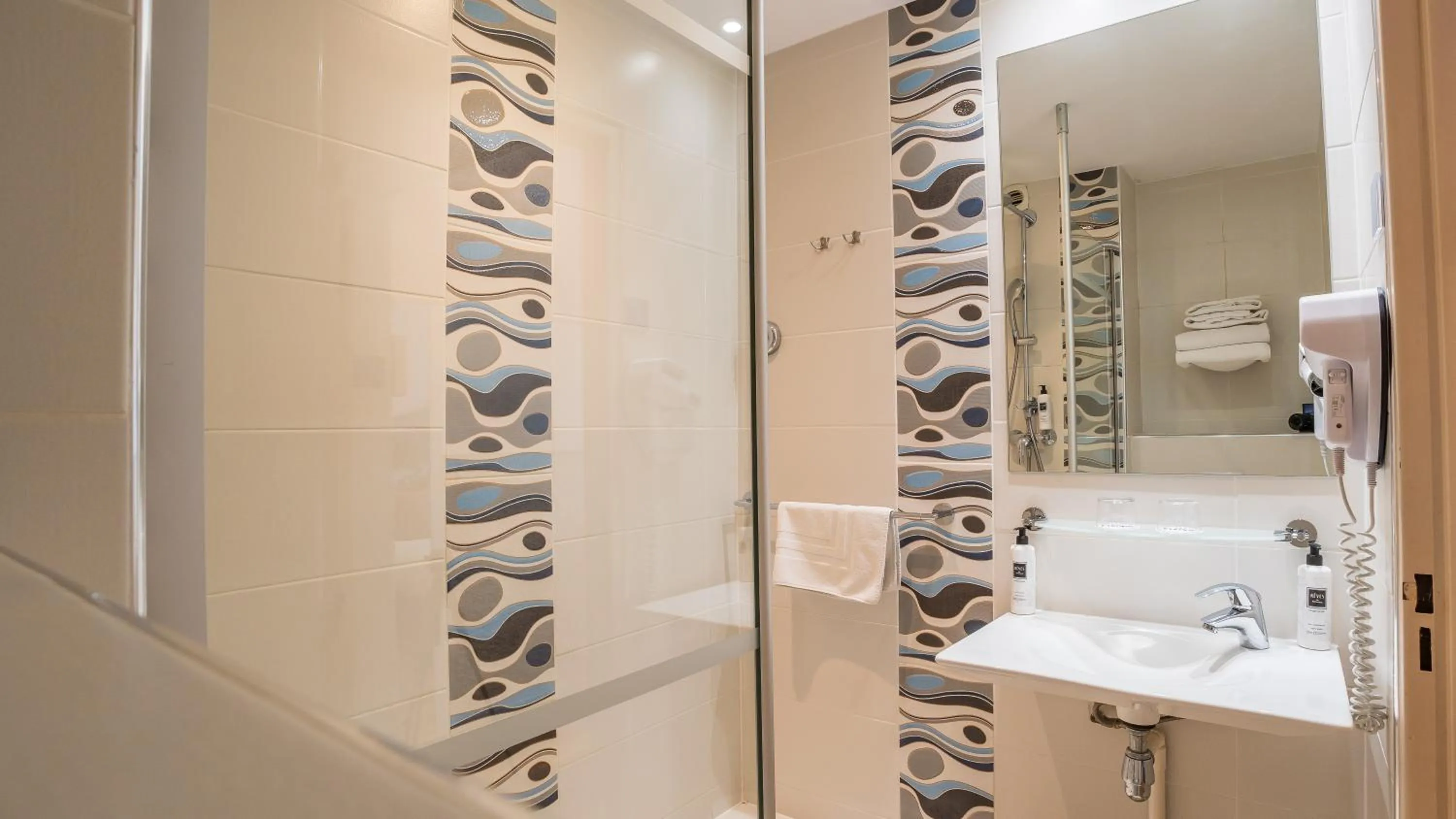 Bathroom in Hotel Europe