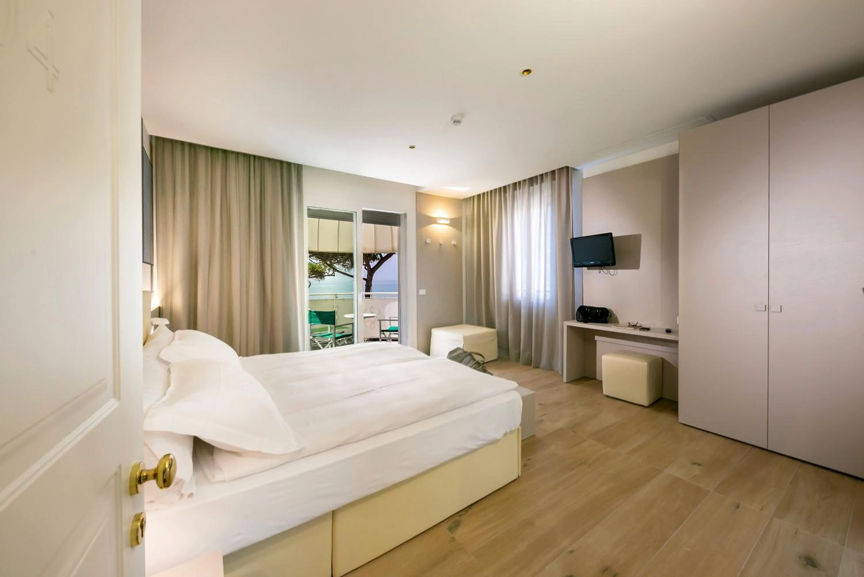 Bedroom in Hotel Le Lampare