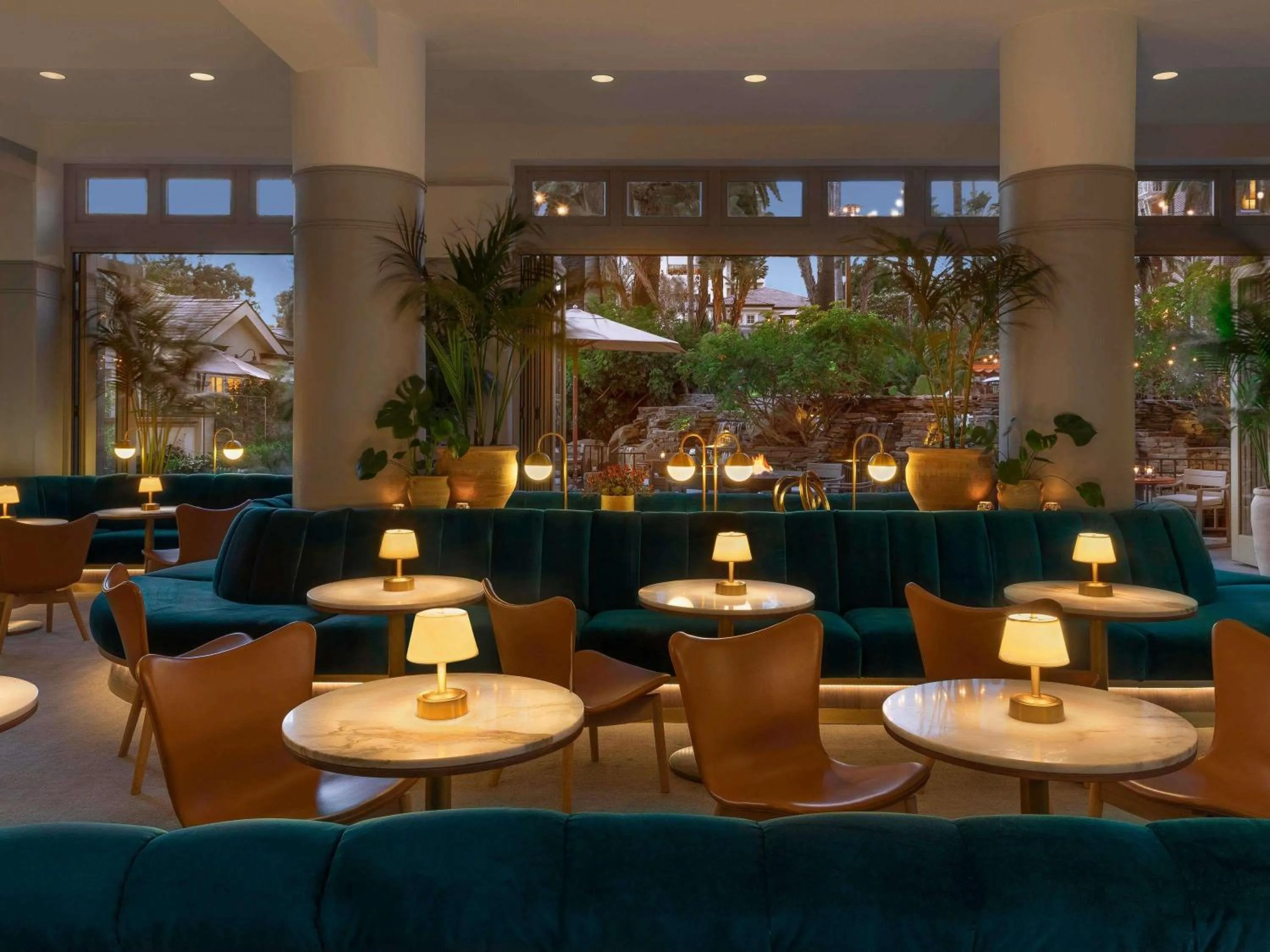 Restaurant/places to eat in Fairmont Miramar Hotel & Bungalows
