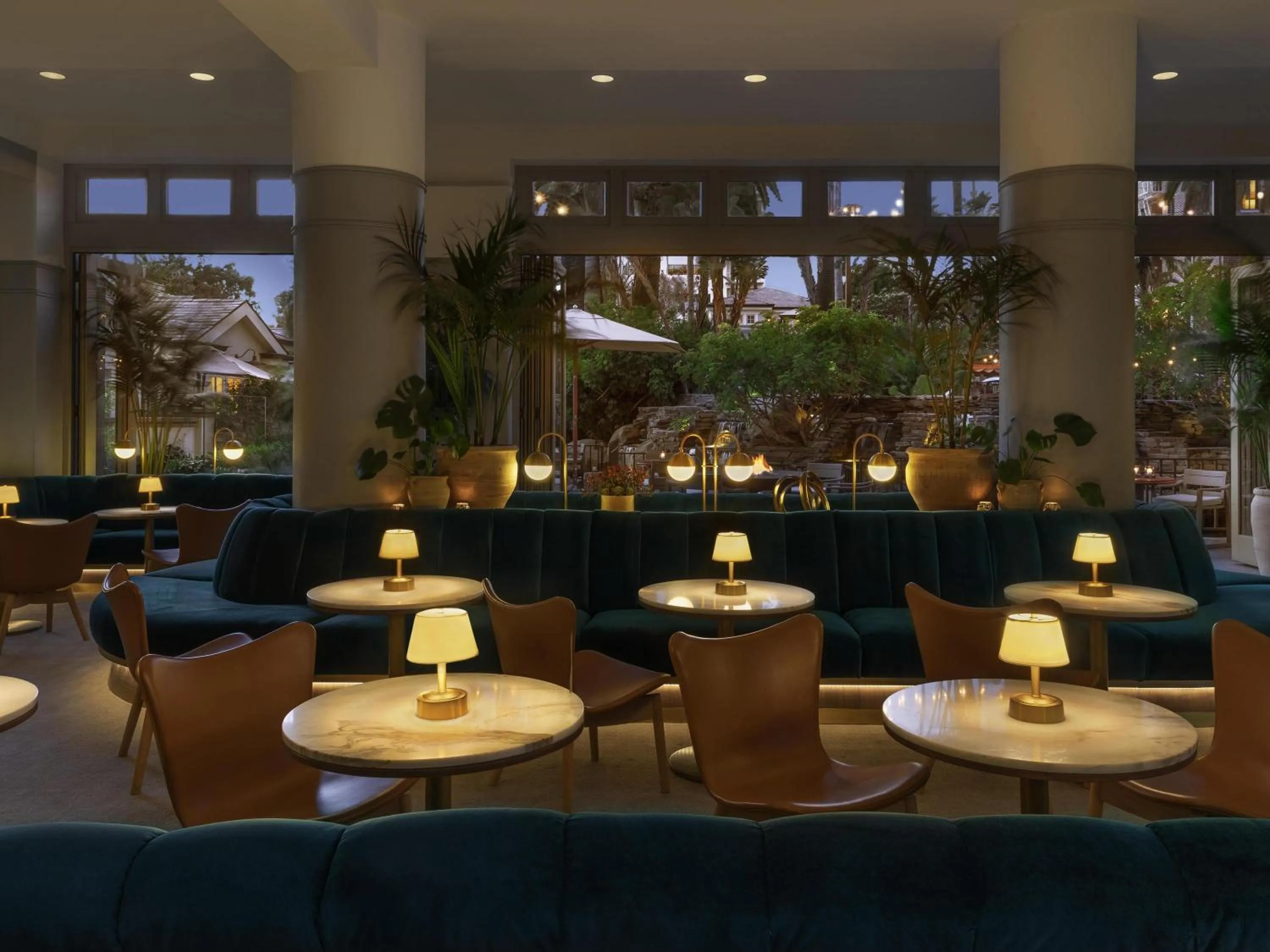 Lounge or bar in Fairmont Miramar Hotel & Bungalows