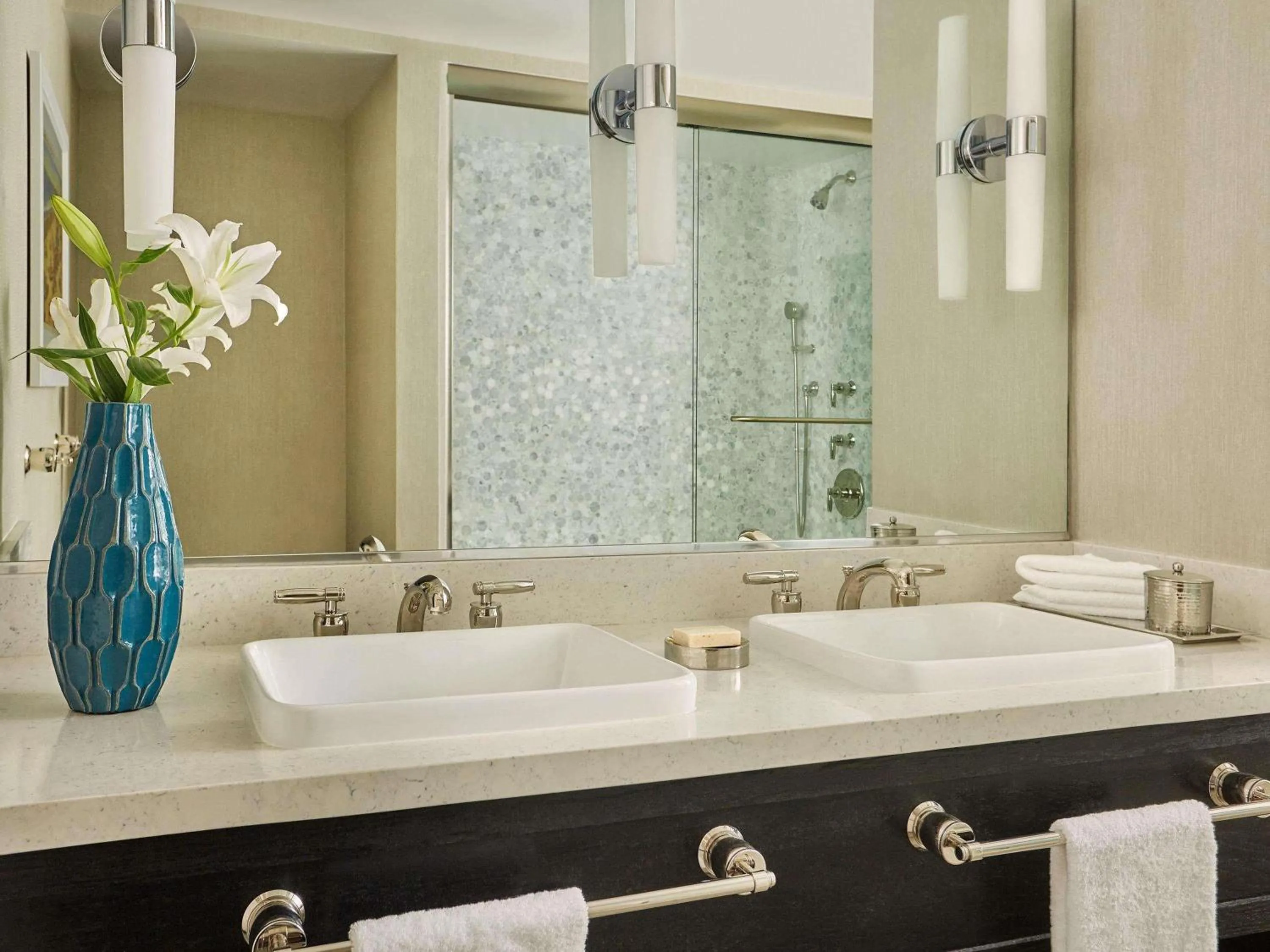 Bedroom in Fairmont Miramar Hotel & Bungalows