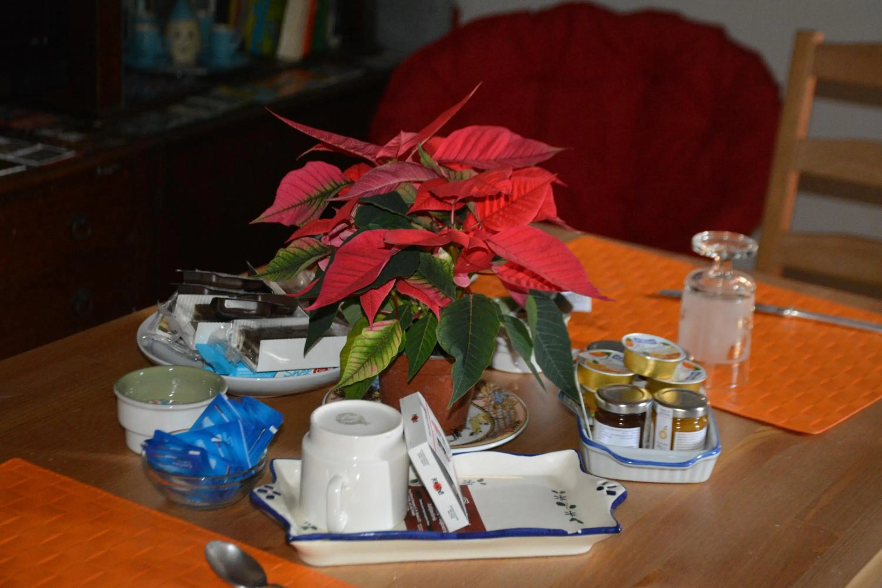 Continental breakfast in Etna Hiking B&B
