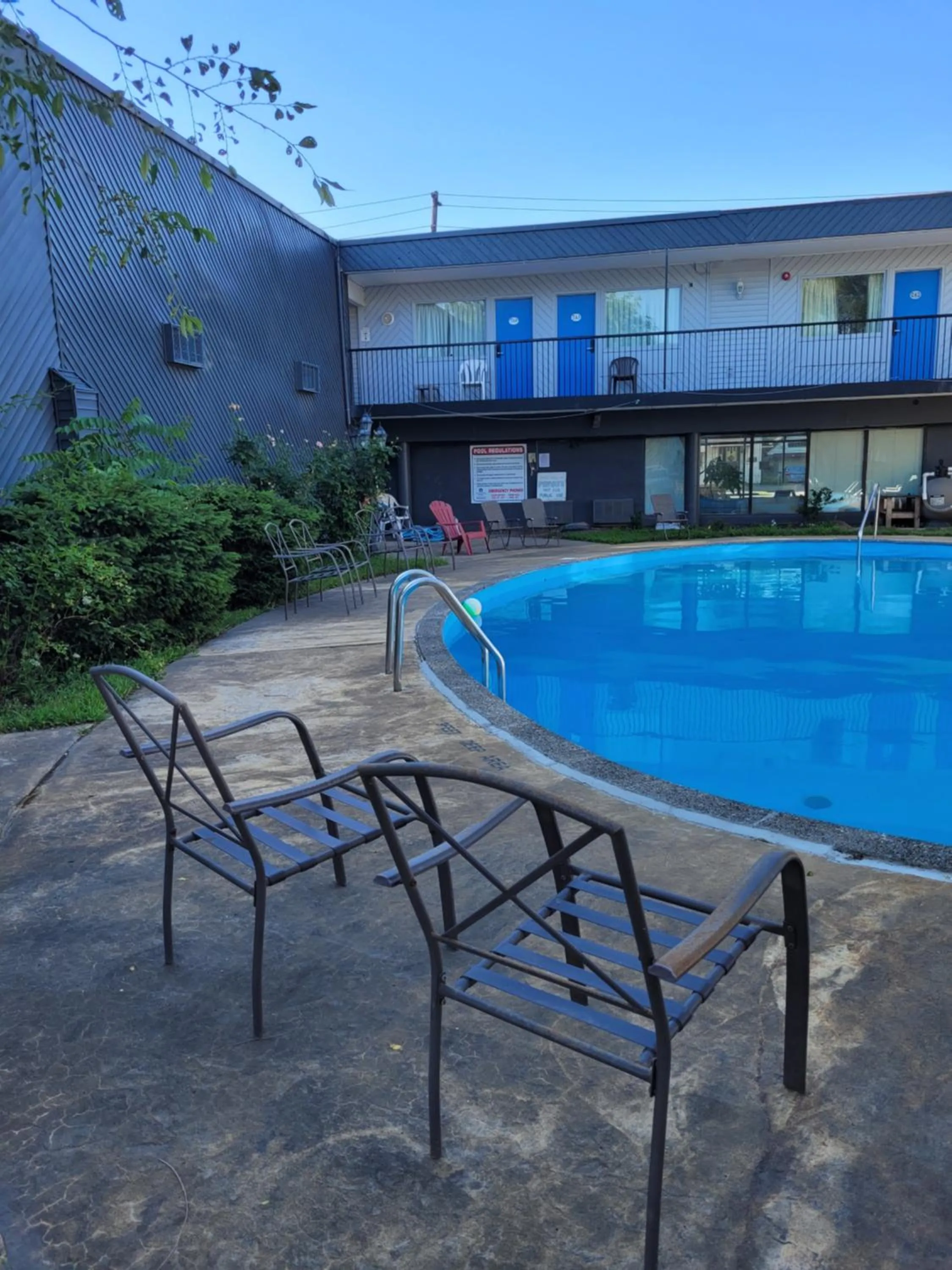 Swimming pool in 7 Nights Stay