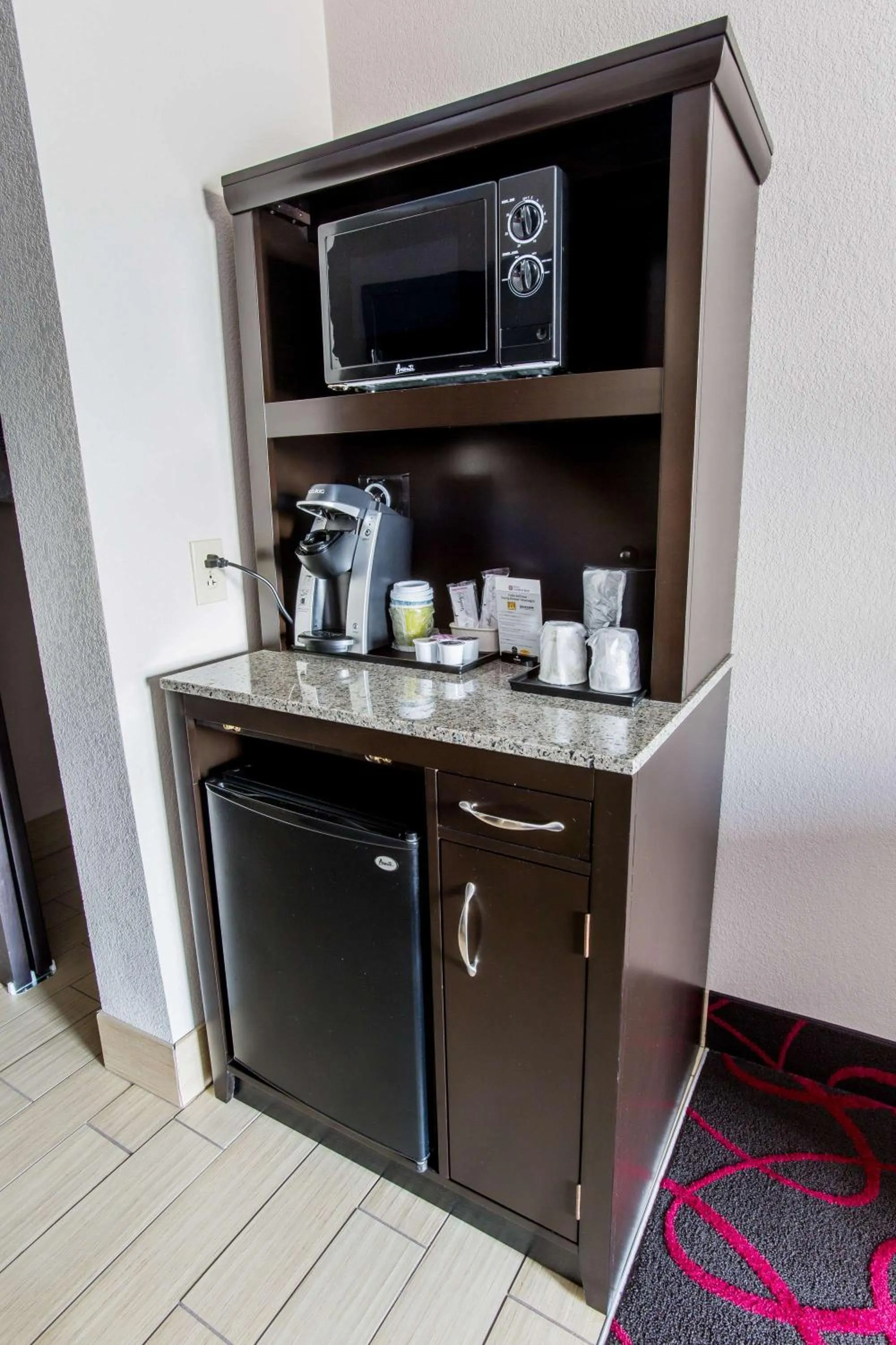 Kitchen or kitchenette in Hilton Garden Inn Columbus/Dublin