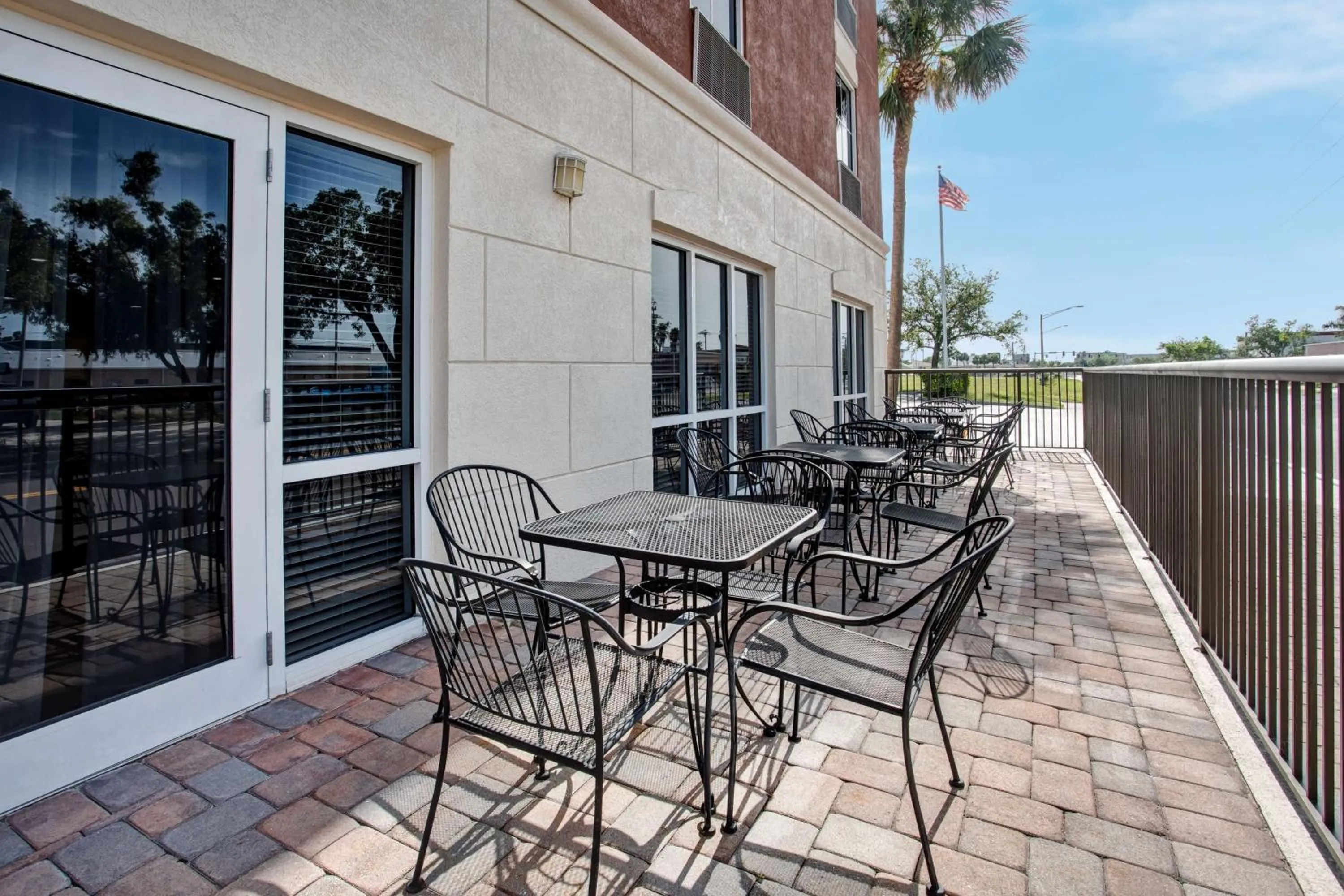 Patio in Hampton Inn & Suites Cape Coral / Fort Myers