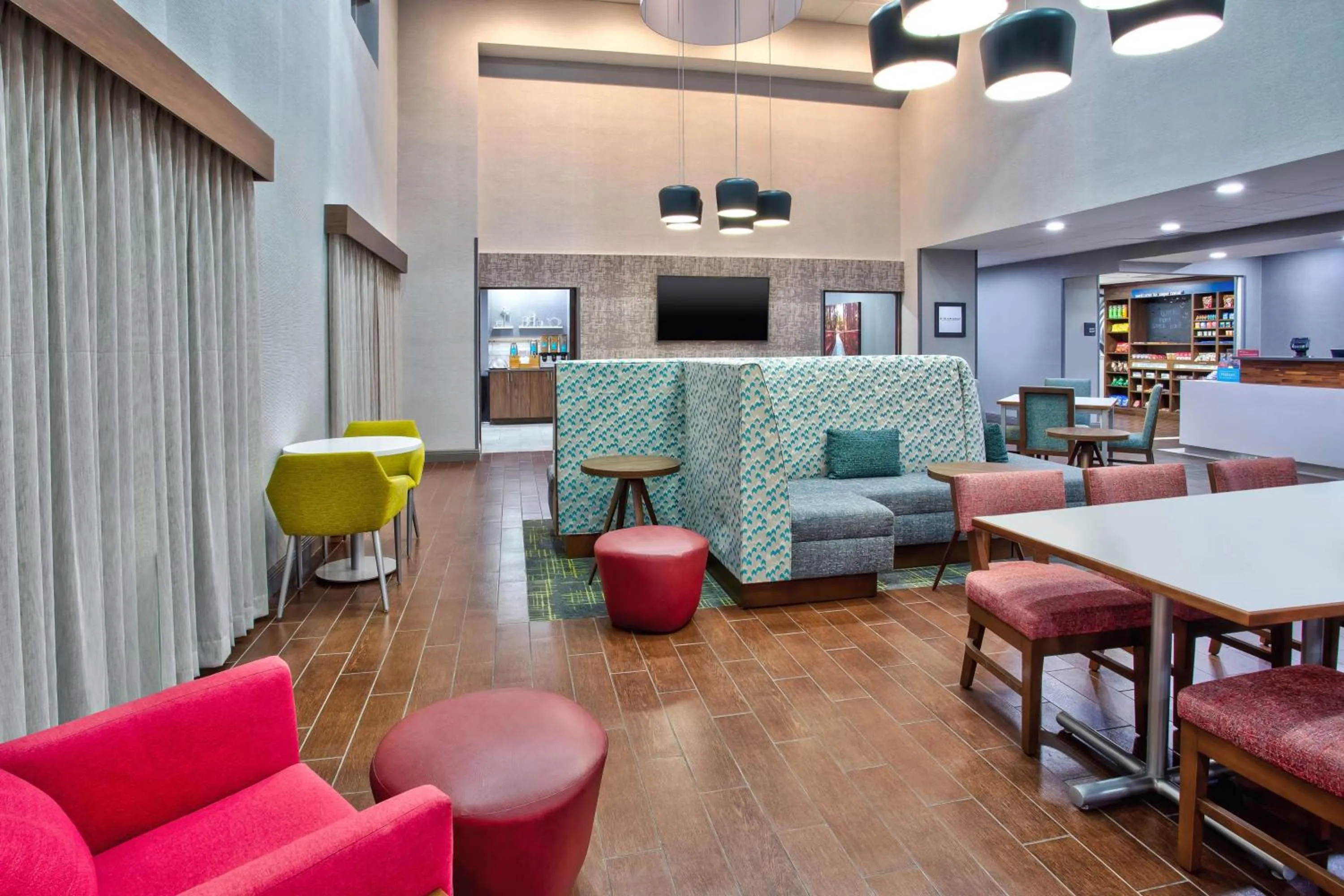 Lobby or reception in Hampton Inn & Suites Cape Coral / Fort Myers
