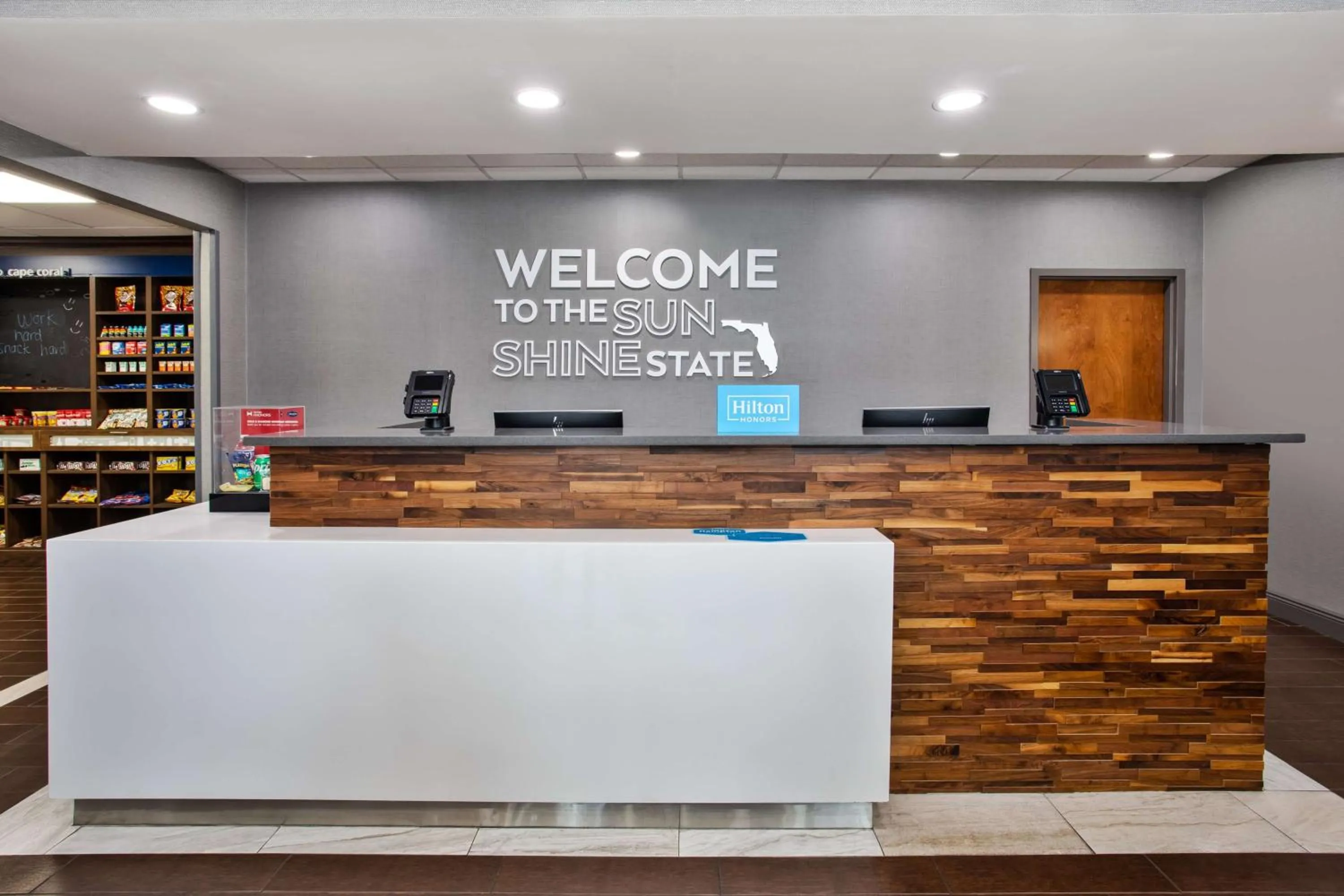 Lobby or reception in Hampton Inn & Suites Cape Coral / Fort Myers