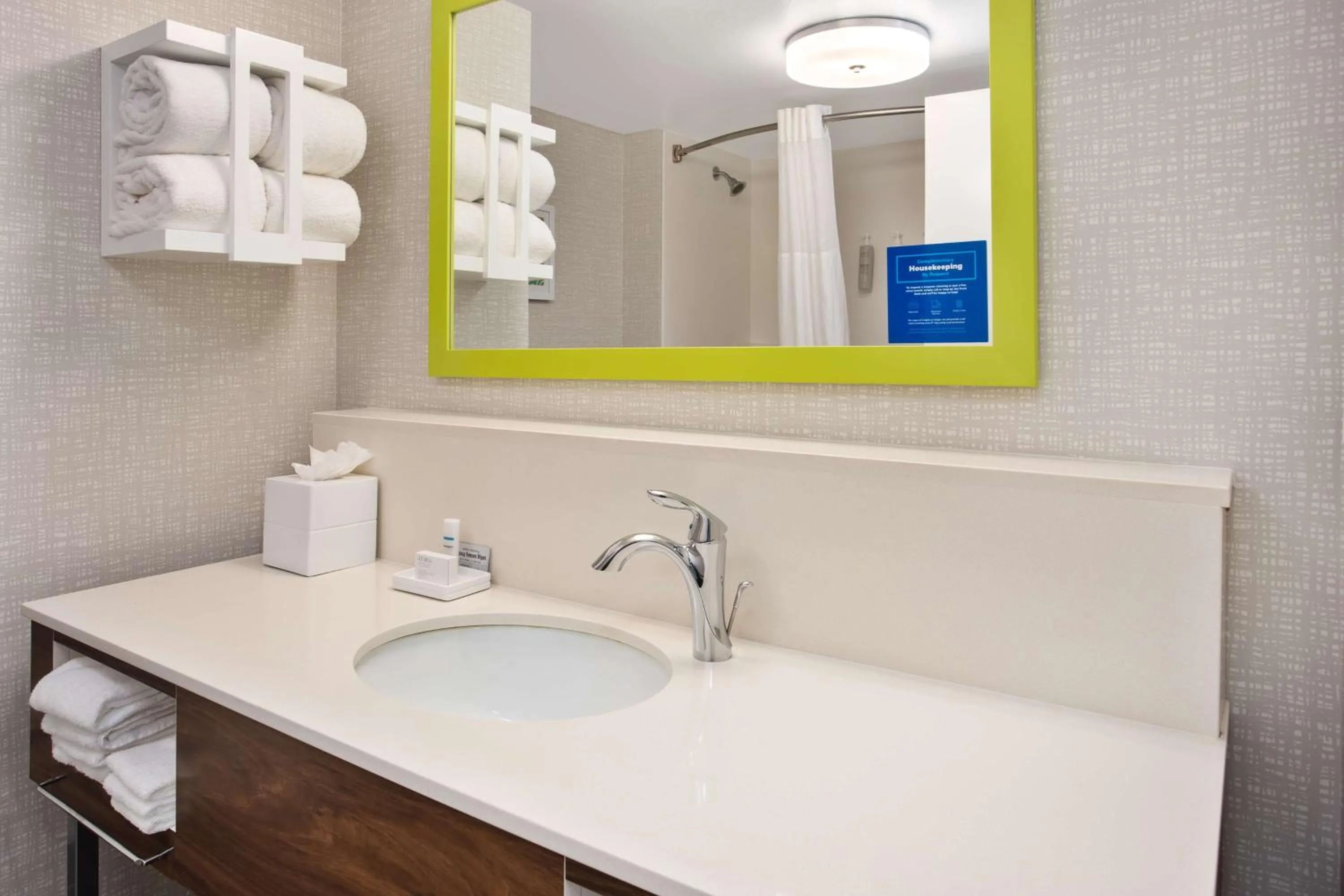 Bathroom in Hampton Inn & Suites Cape Coral / Fort Myers