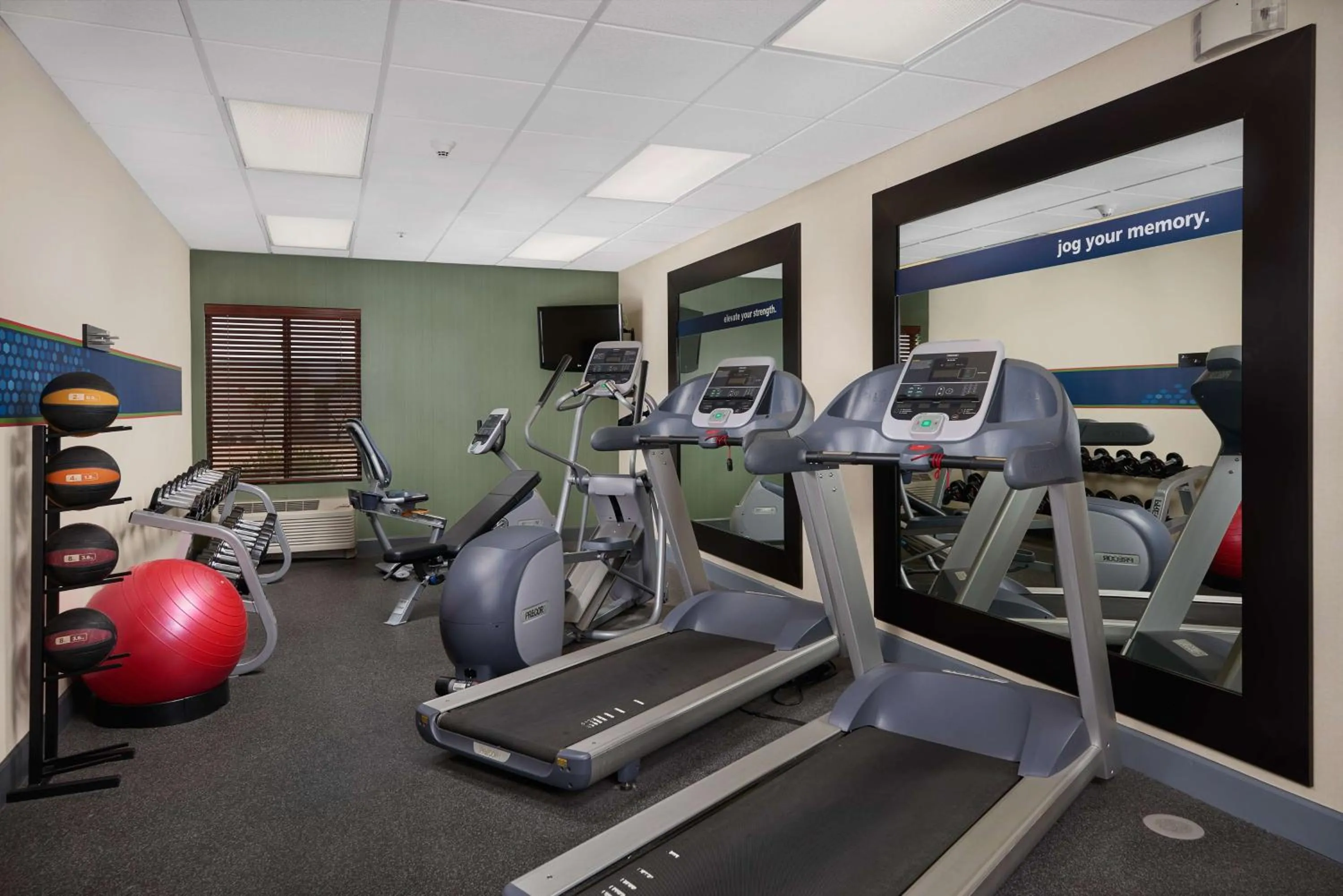 Fitness centre/facilities in Hampton Inn Phoenix/Anthem