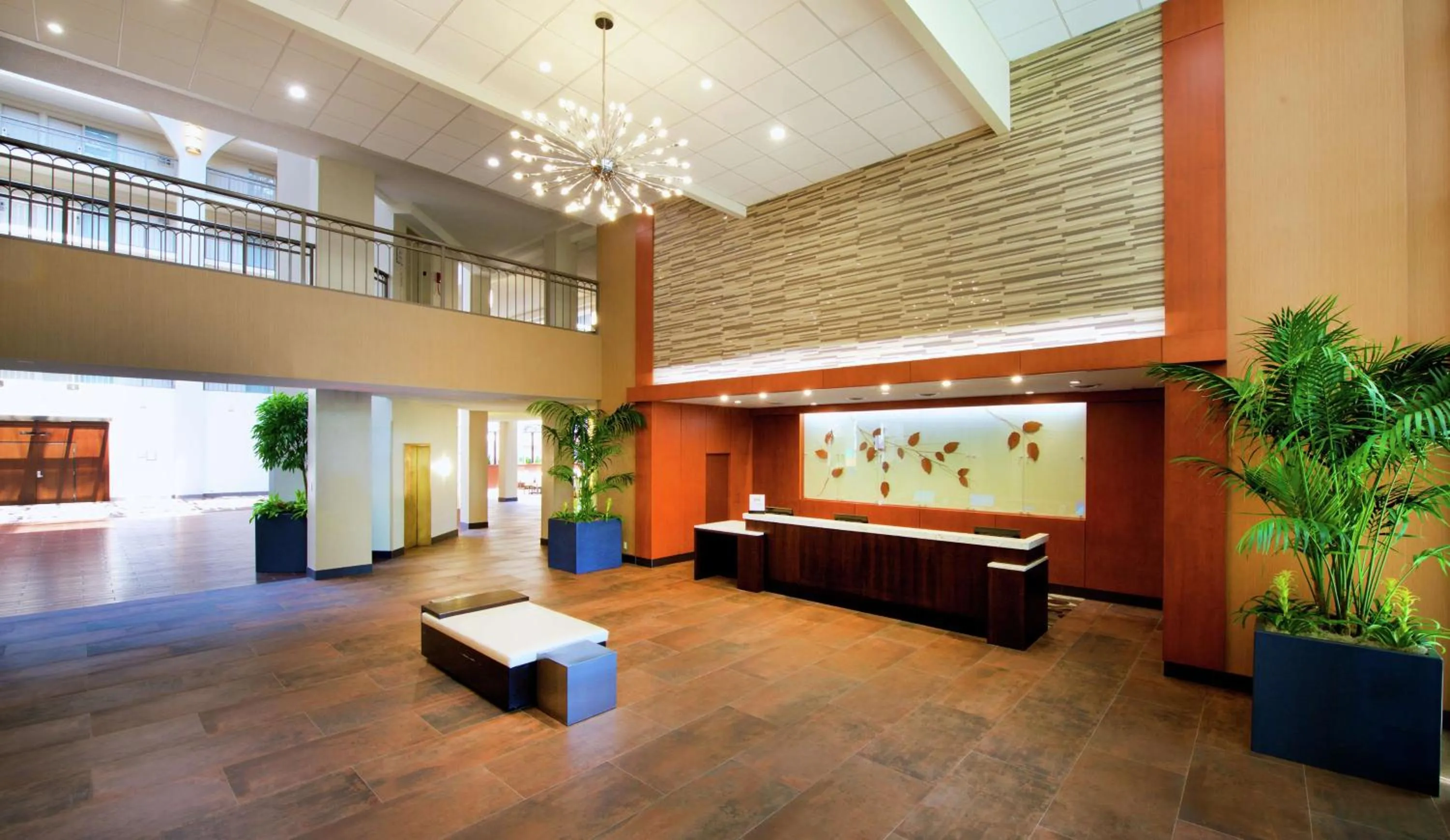 Lobby or reception in Embassy Suites by Hilton Cincinnati Northeast - Blue Ash