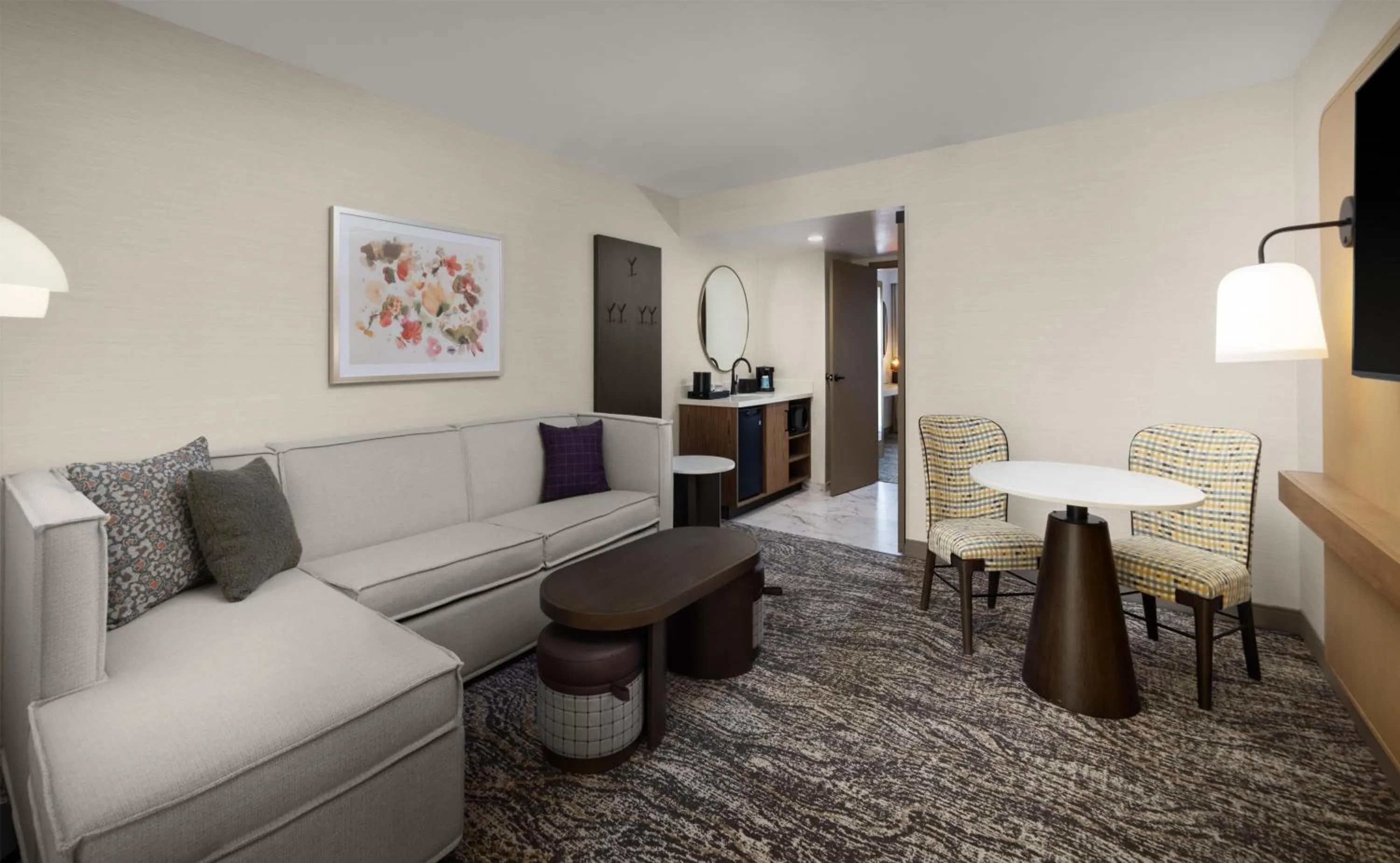 Living room, Bed in Embassy Suites by Hilton Cincinnati Northeast - Blue Ash