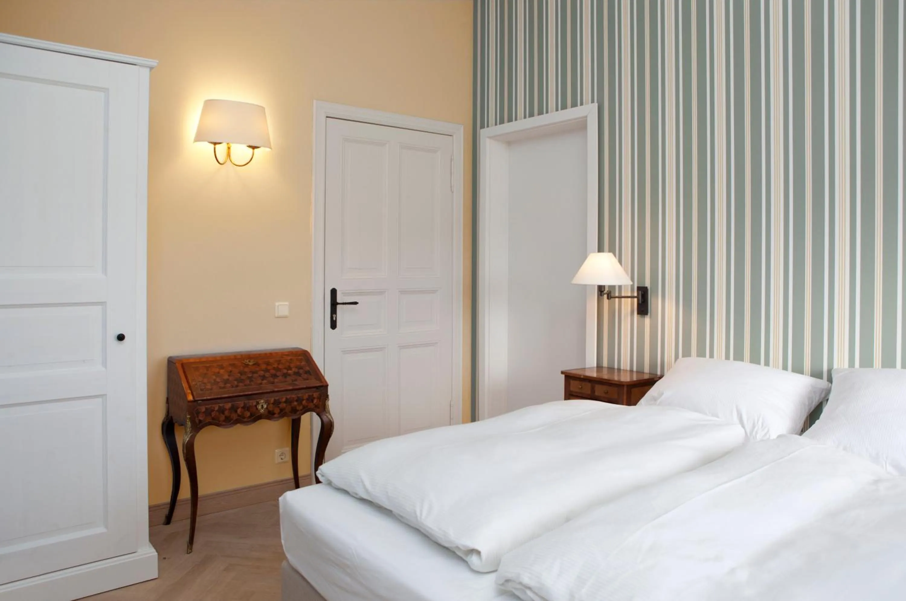 Bed in Gut Sarnow - Hotel und Restaurant