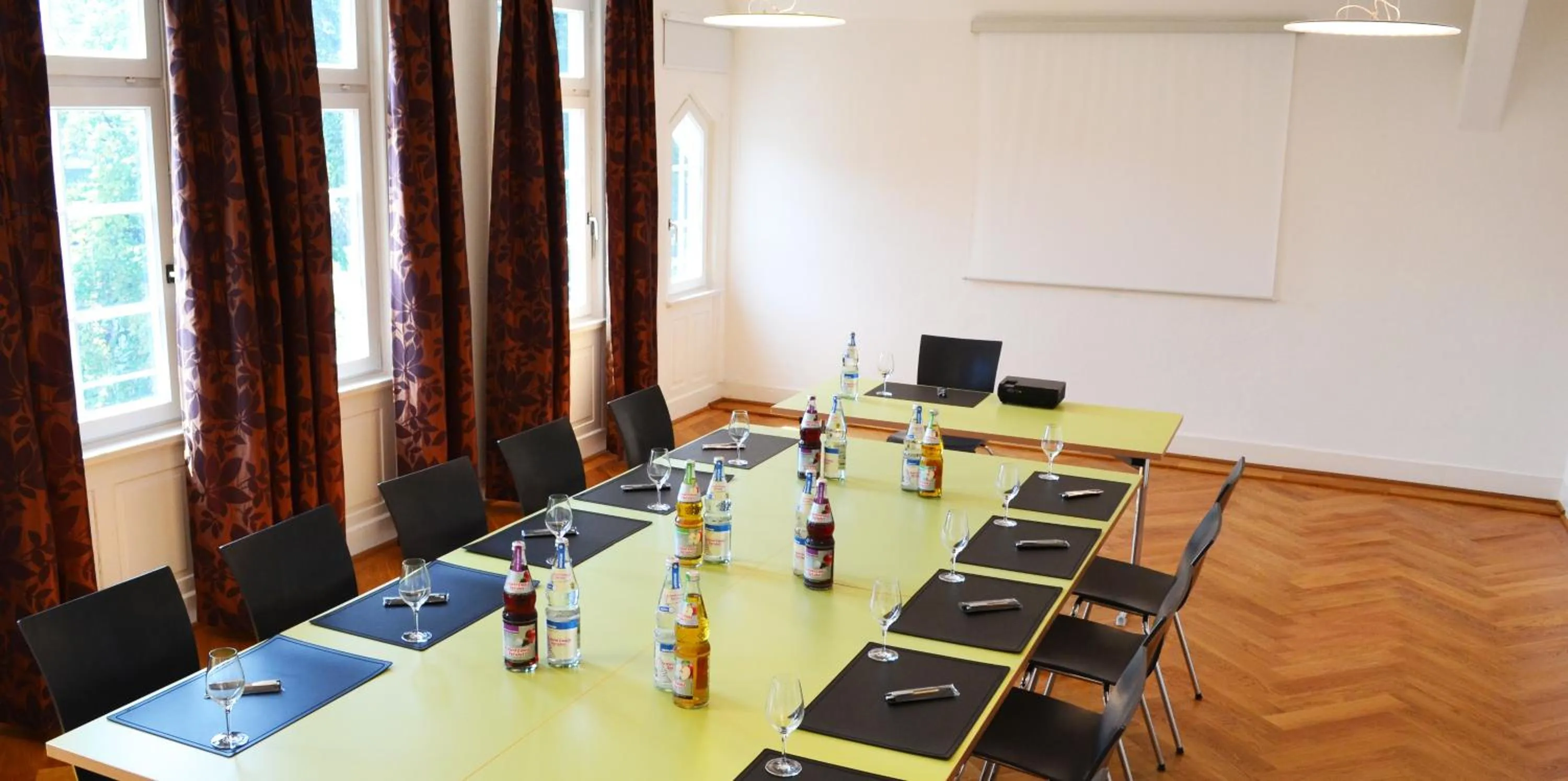 Business facilities in Ecoinn