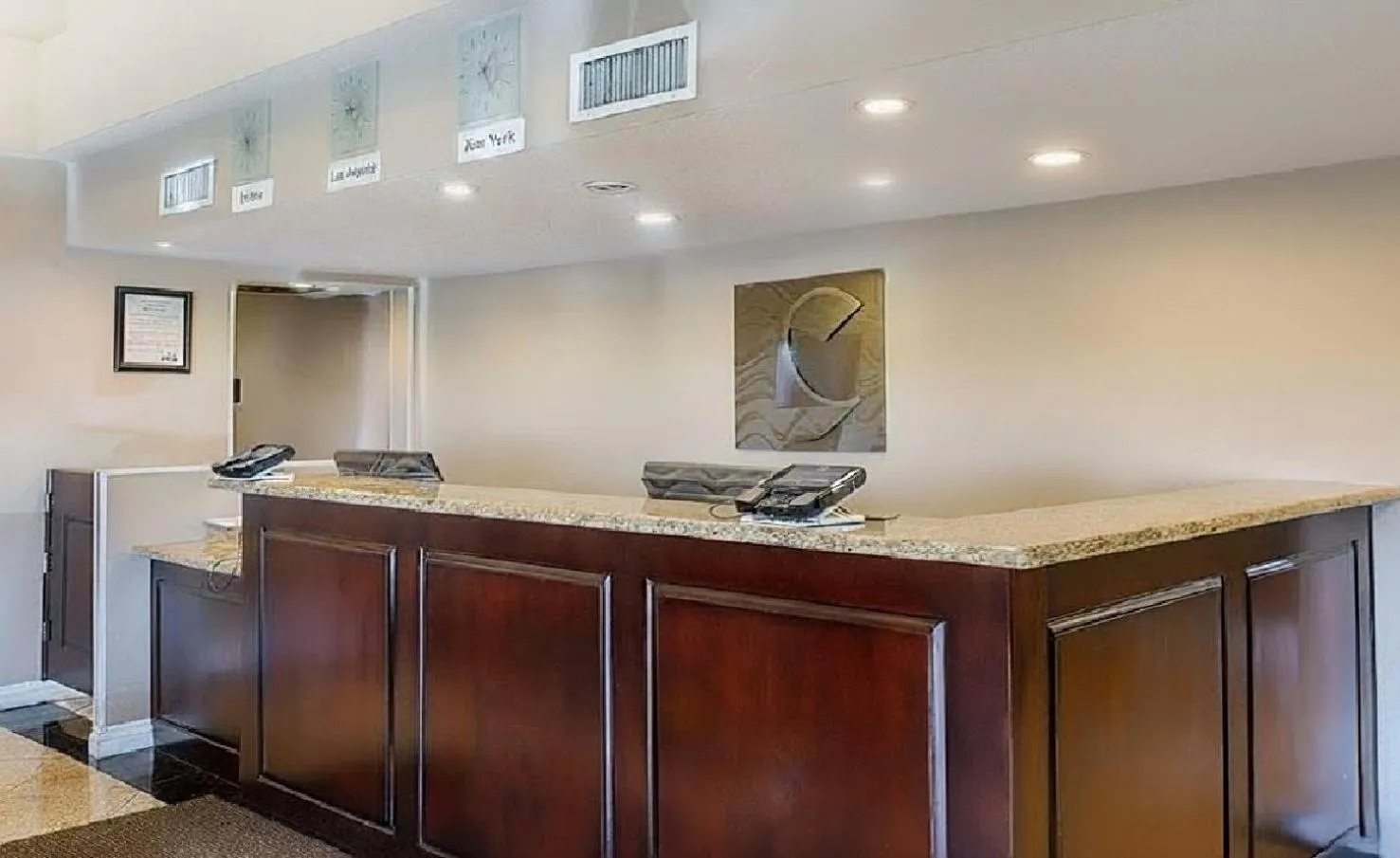 Lobby or reception in Comfort Inn & Suites Huntington Beach