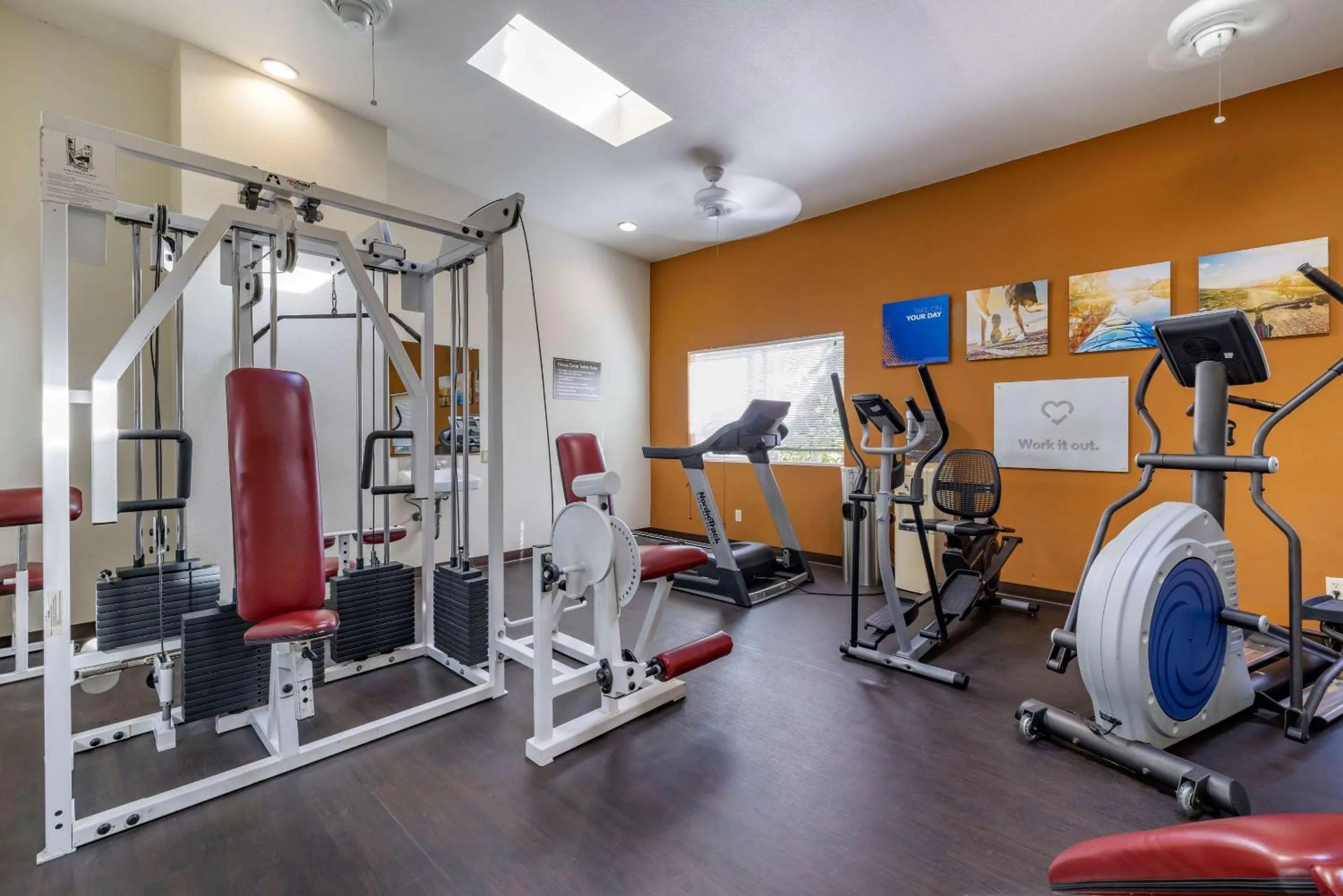 Fitness centre/facilities in Comfort Inn & Suites Huntington Beach