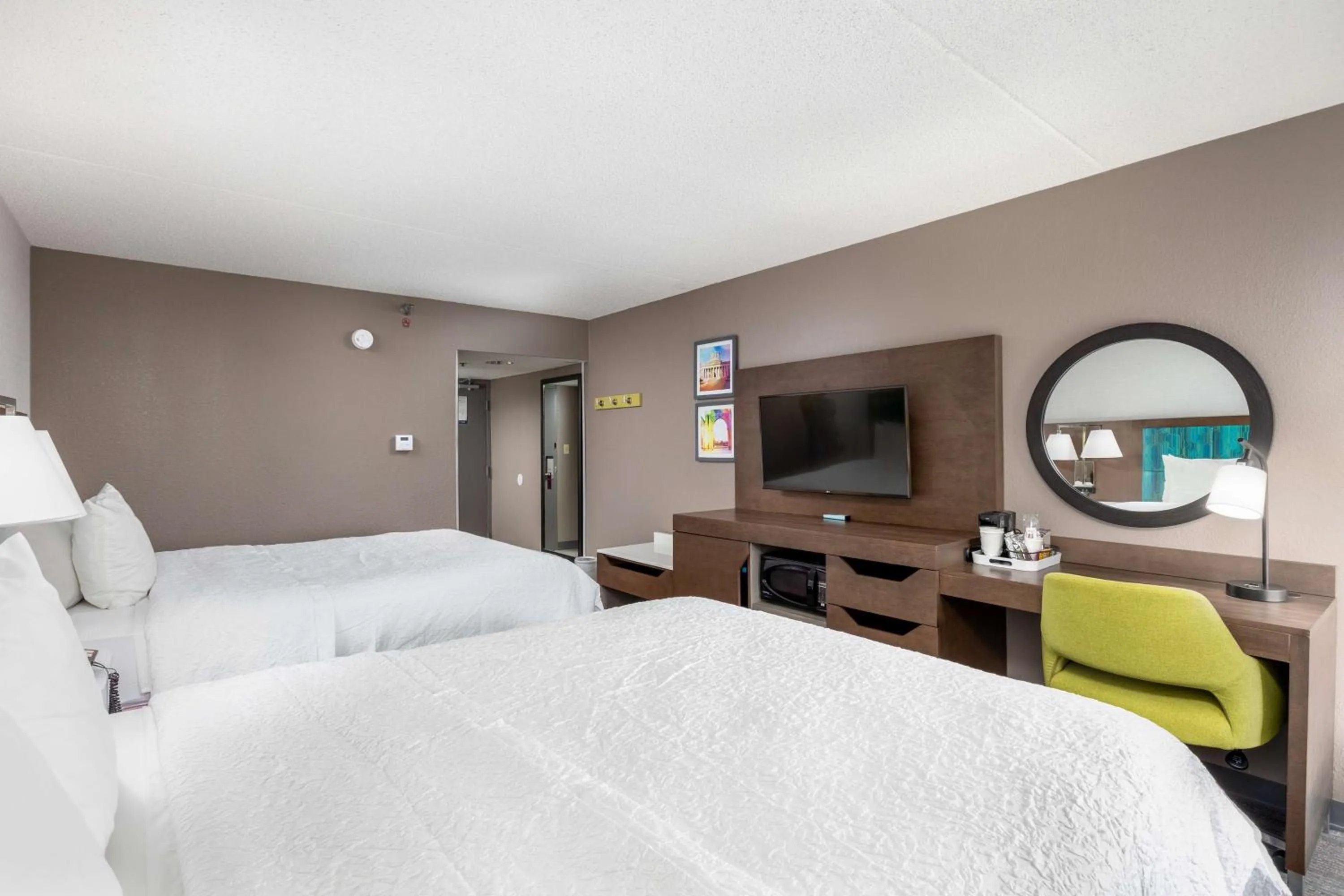 Bedroom, Bed in Hampton Inn Columbus/Dublin