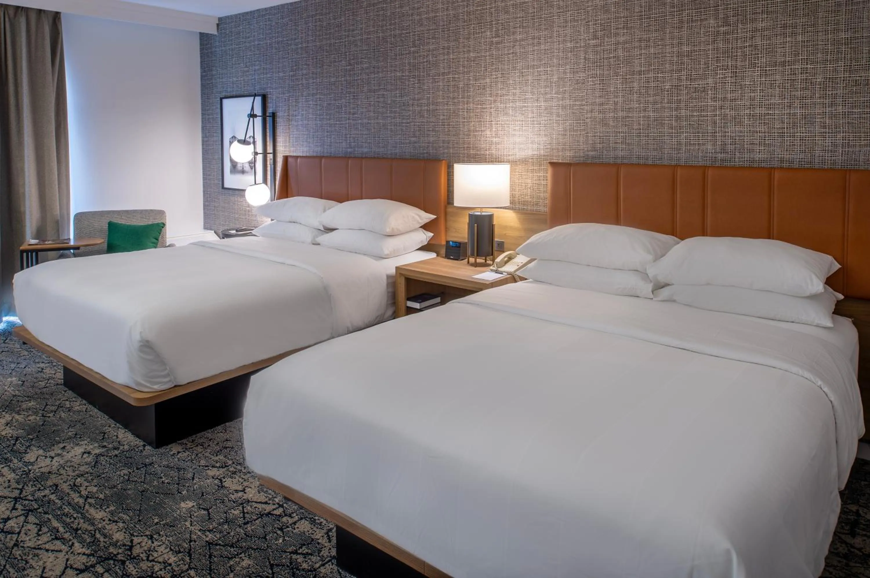 Guests, Bed in Sheraton Westport Plaza