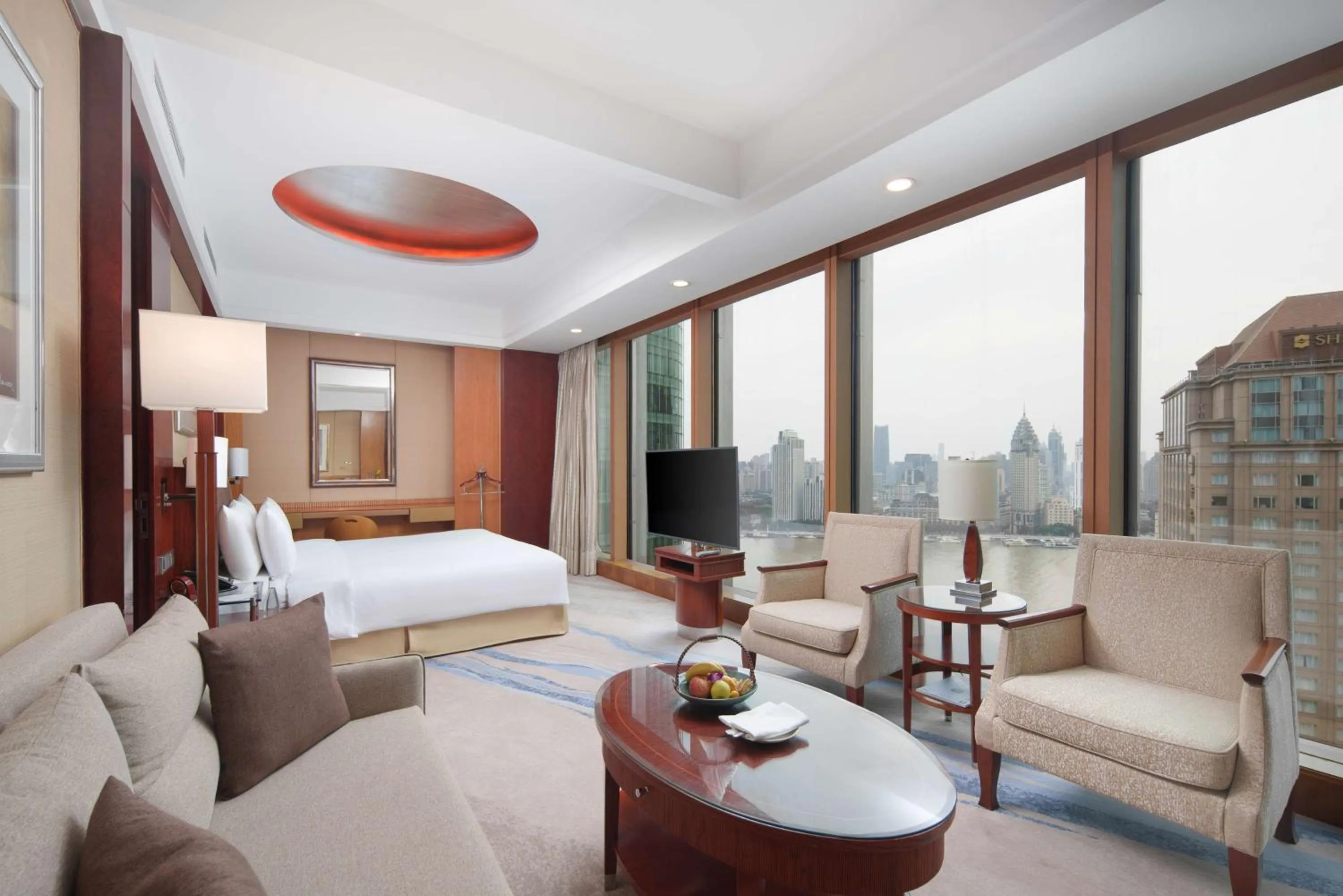 Bedroom, Bed in Pudong Shangri-La, Shanghai