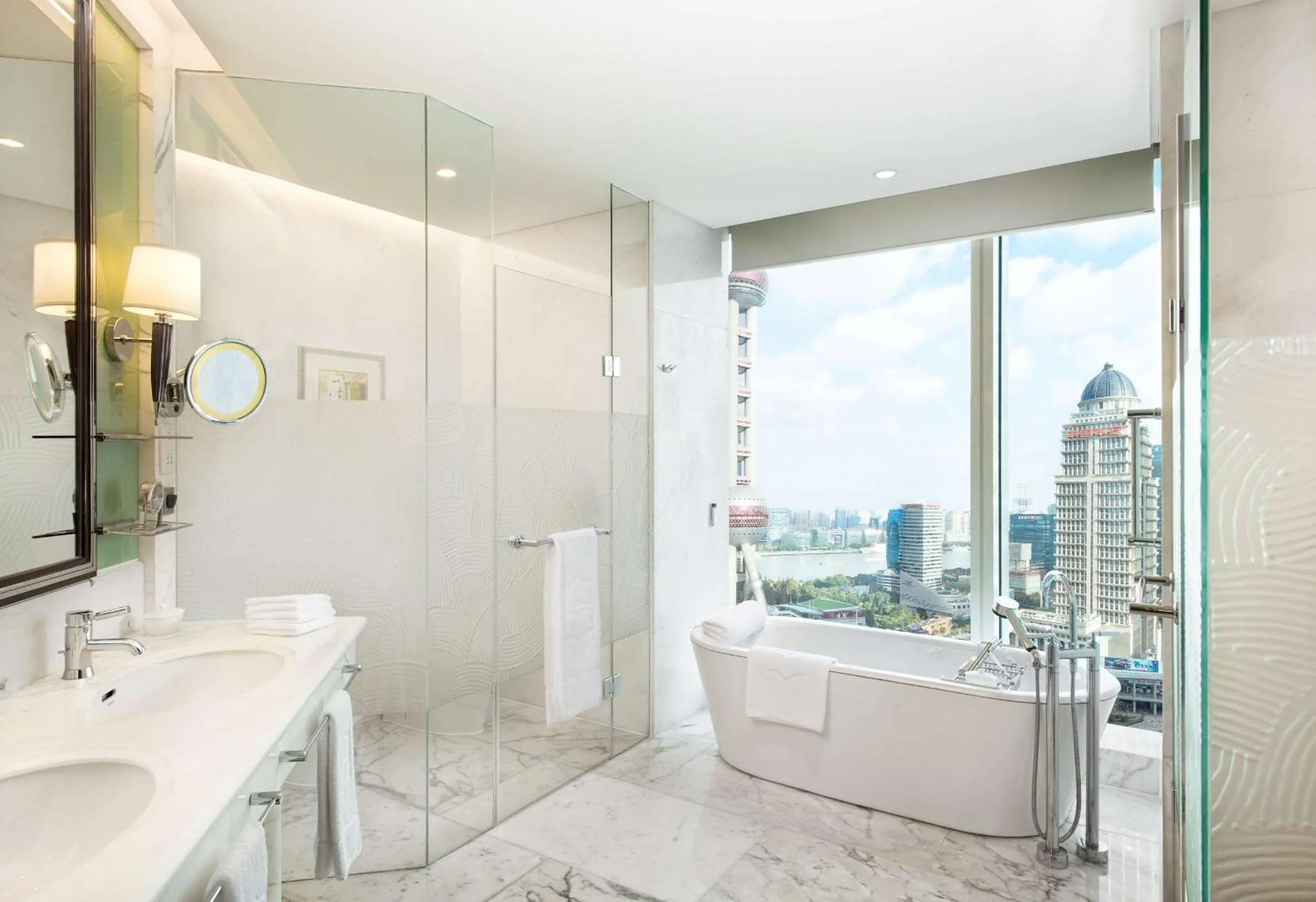 Bathroom in Pudong Shangri-La, Shanghai