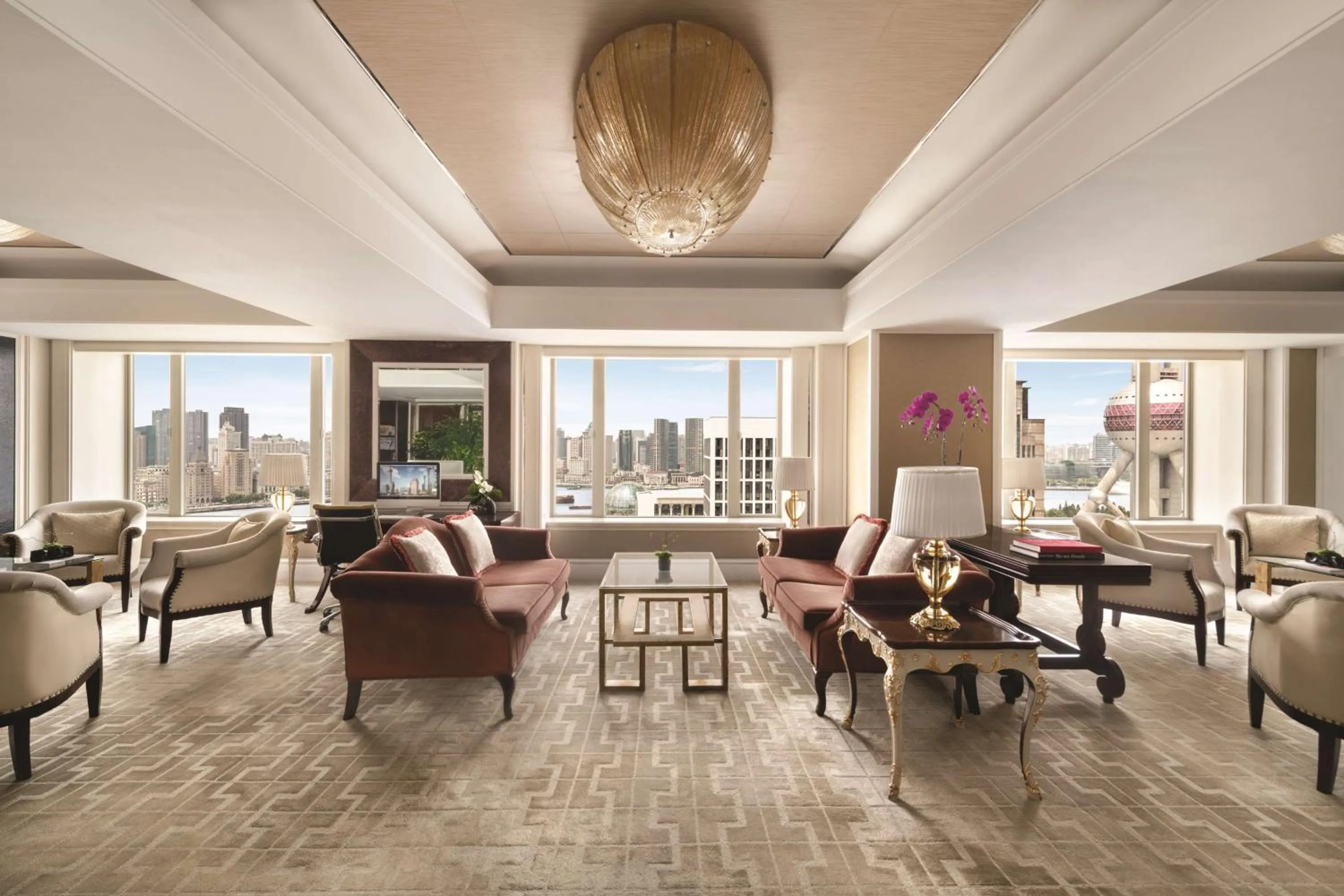 Lounge or bar in Pudong Shangri-La, Shanghai