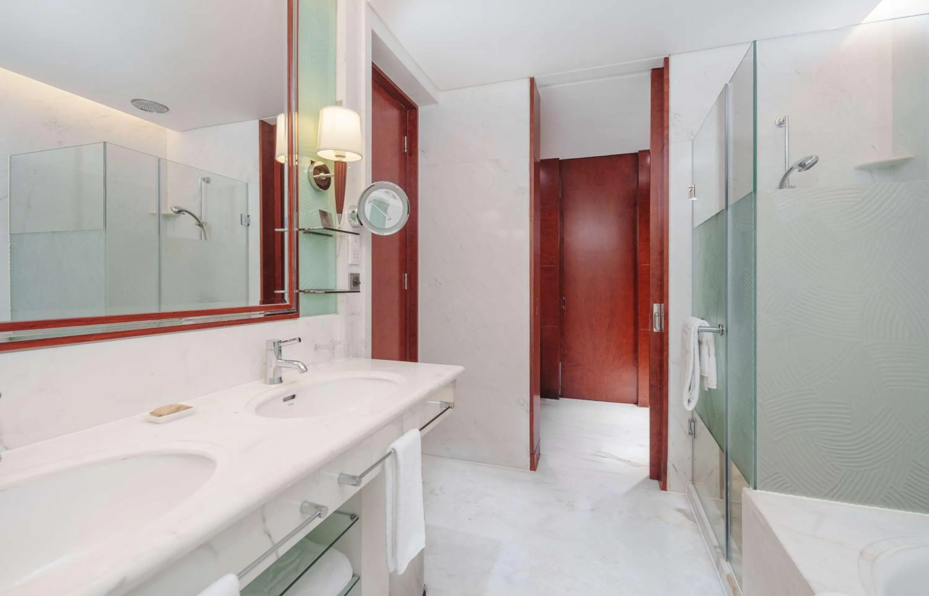 Bathroom in Pudong Shangri-La, Shanghai