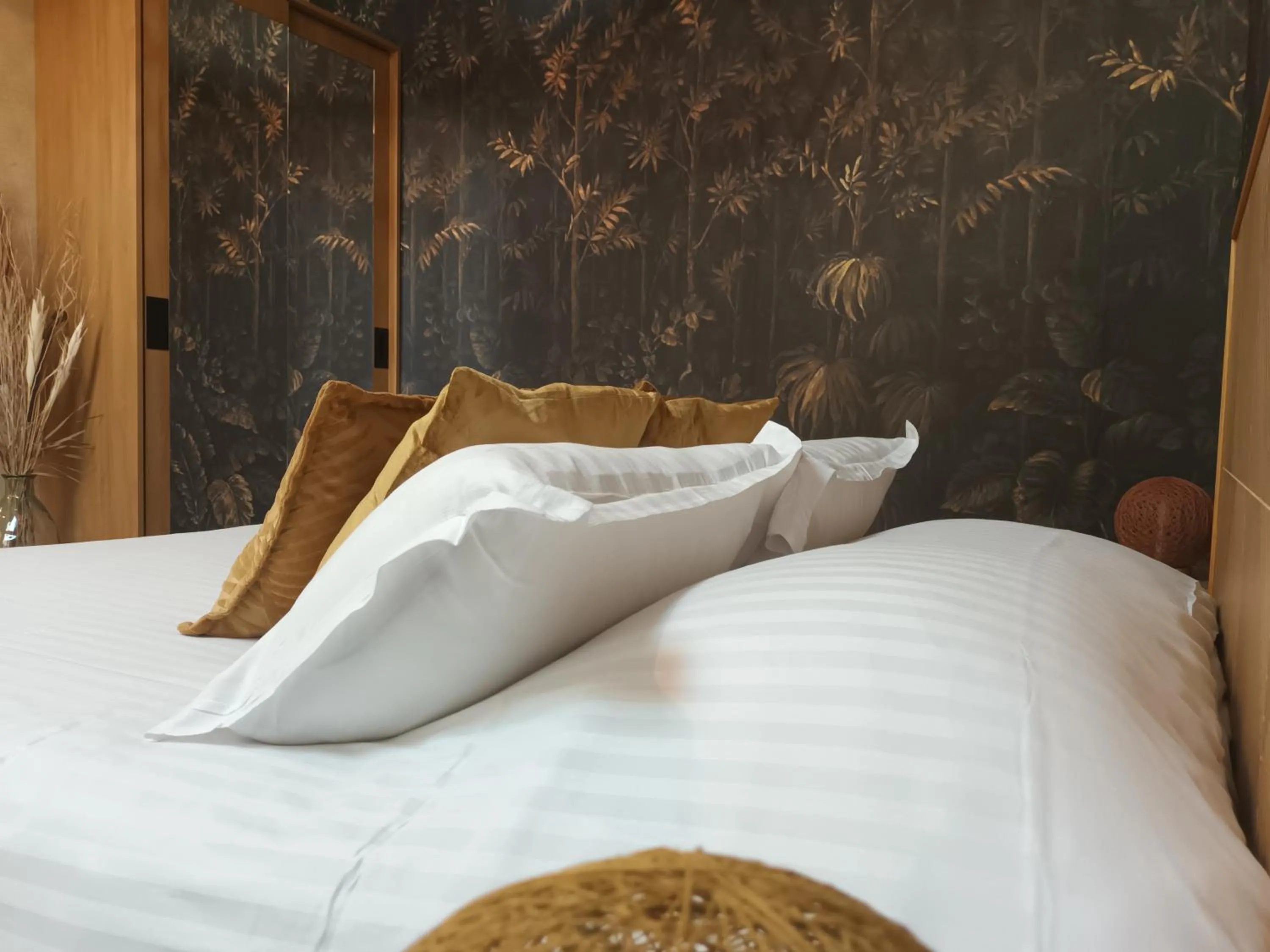 Bed in Logis Hôtel La Brèche - Restaurant Berthelot