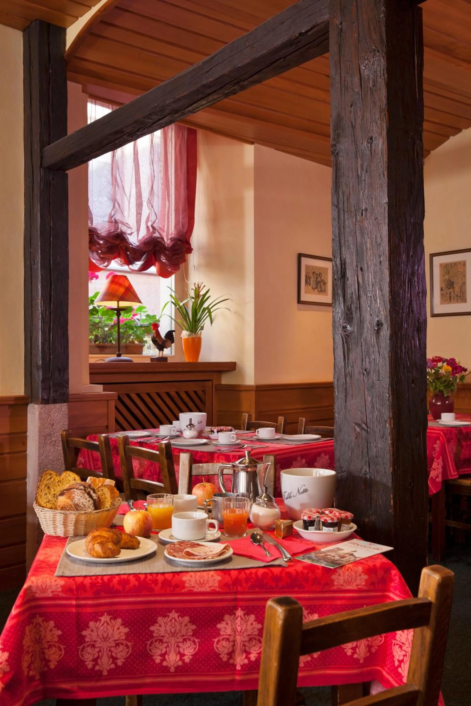 Food in Logis Hôtel de la Tour