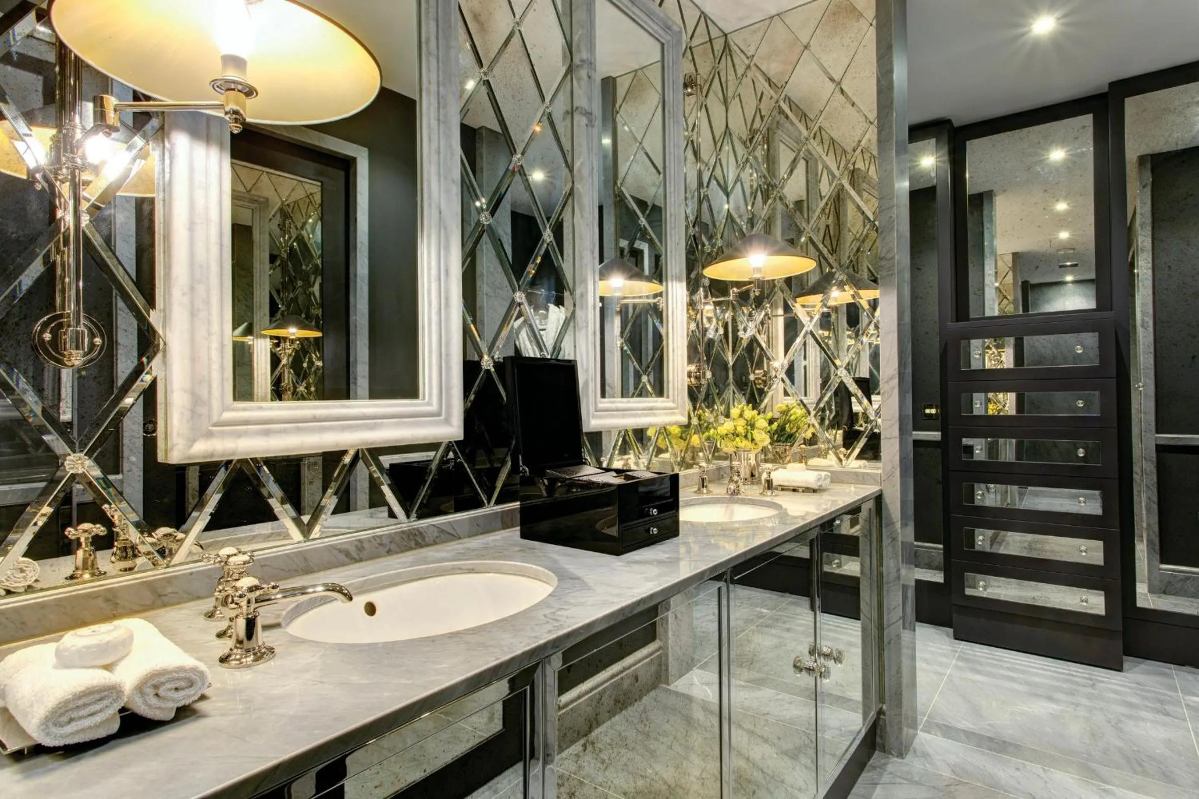 Bathroom in The Franklin London - Starhotels Collezione