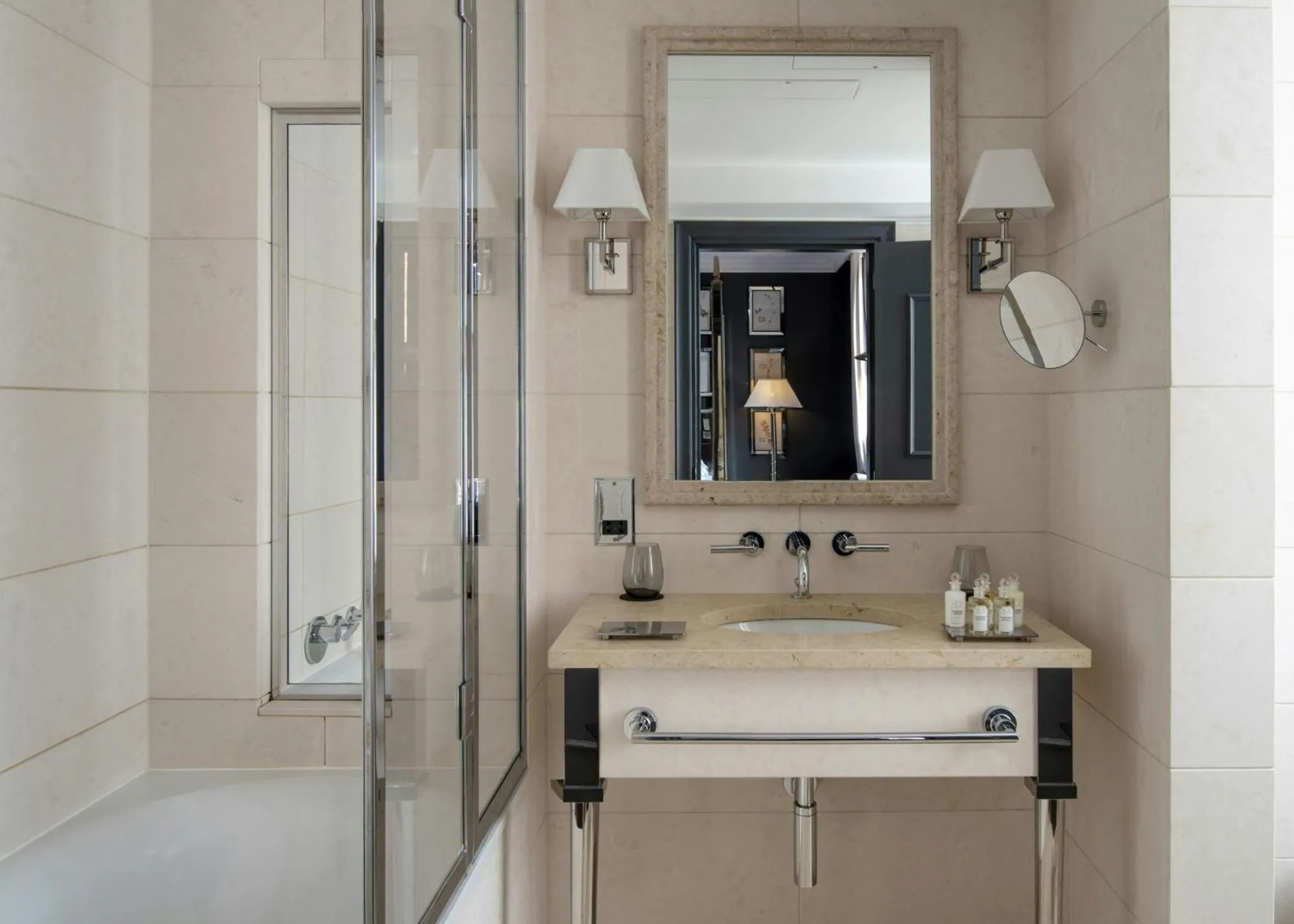 Bathroom in The Franklin London - Starhotels Collezione