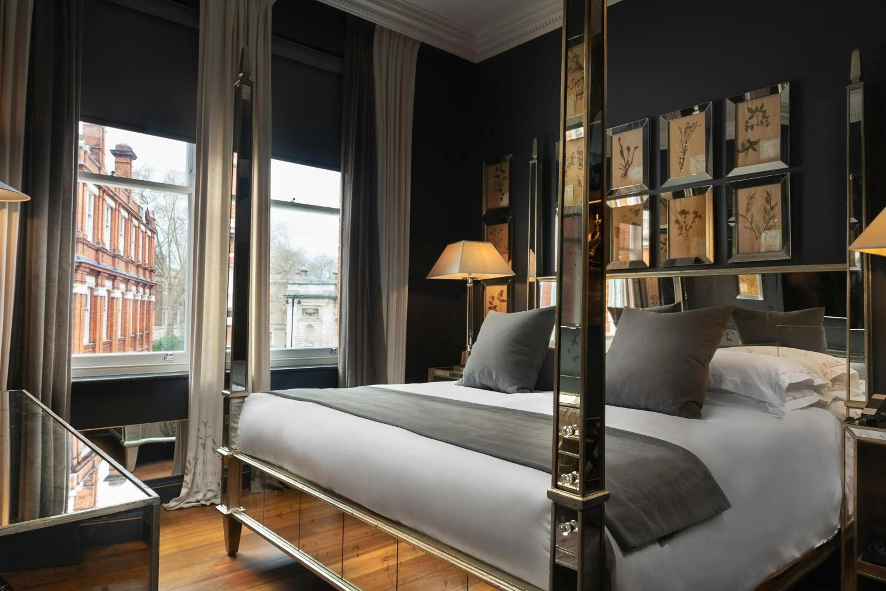 Photo of the whole room, Bed in The Franklin London - Starhotels Collezione