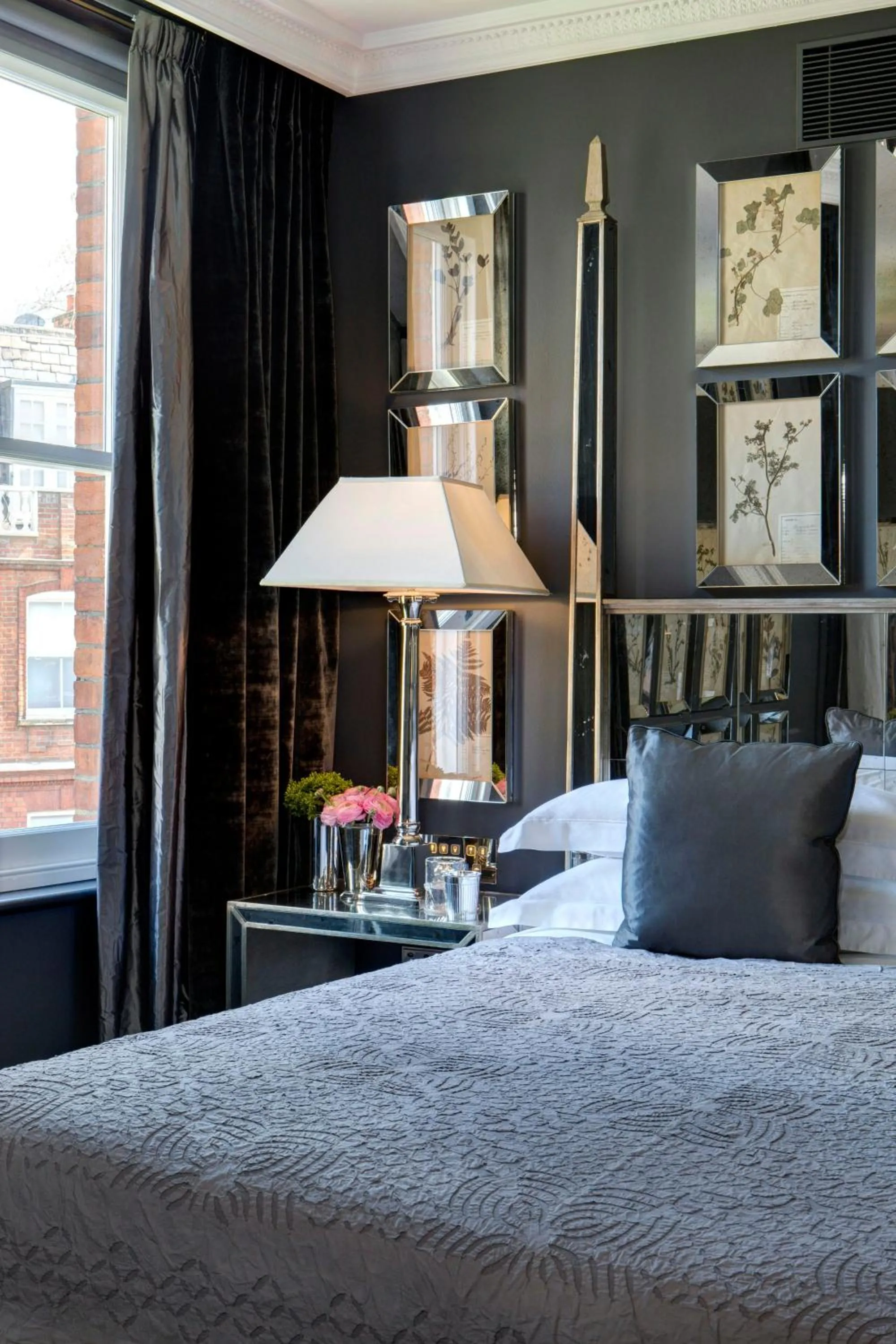 Photo of the whole room, Bed in The Franklin London - Starhotels Collezione