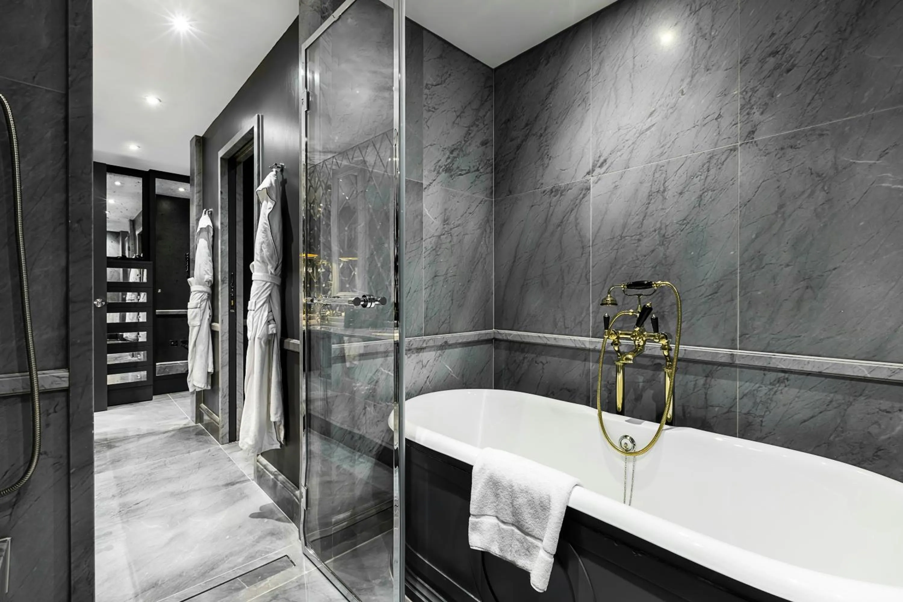 Bathroom in The Franklin London - Starhotels Collezione