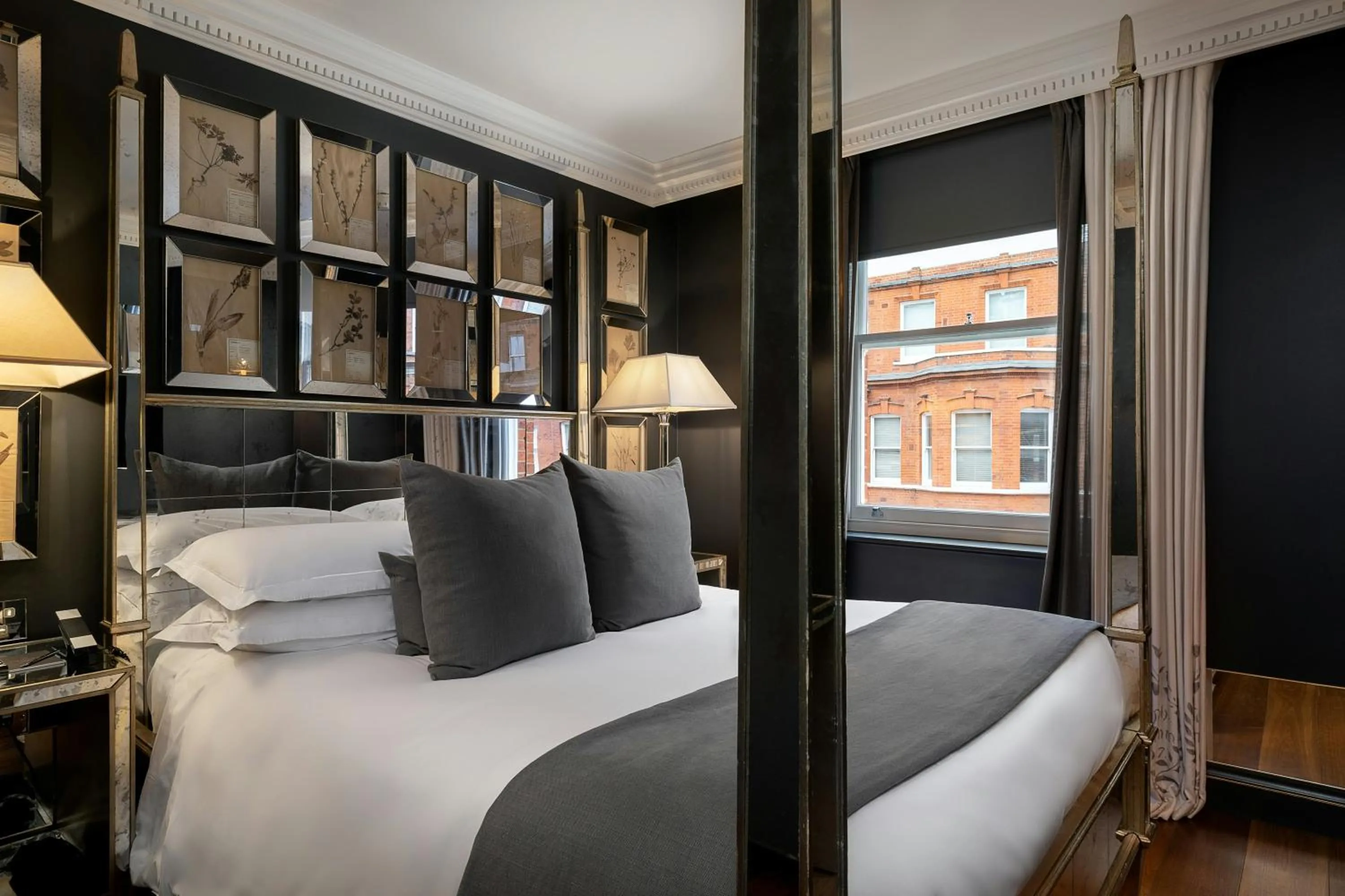 Photo of the whole room, Bed in The Franklin London - Starhotels Collezione