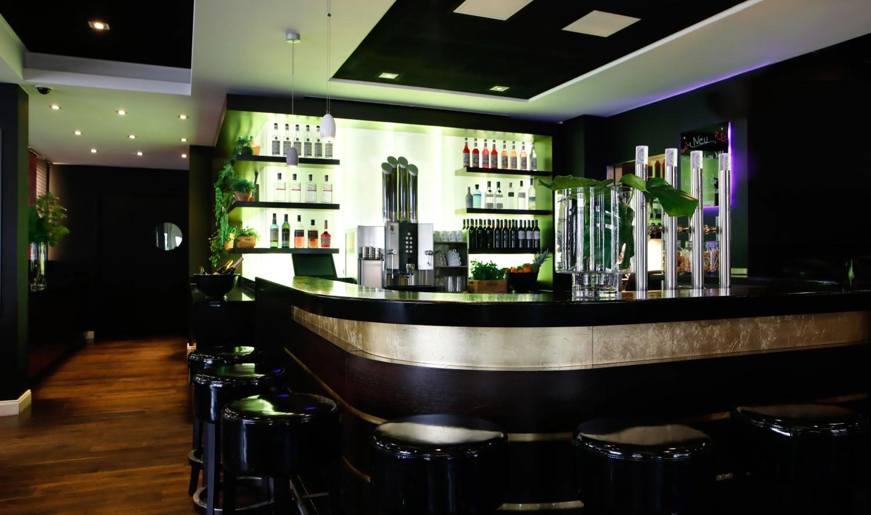 Lounge or bar in König`s Hotel am Schlosspark