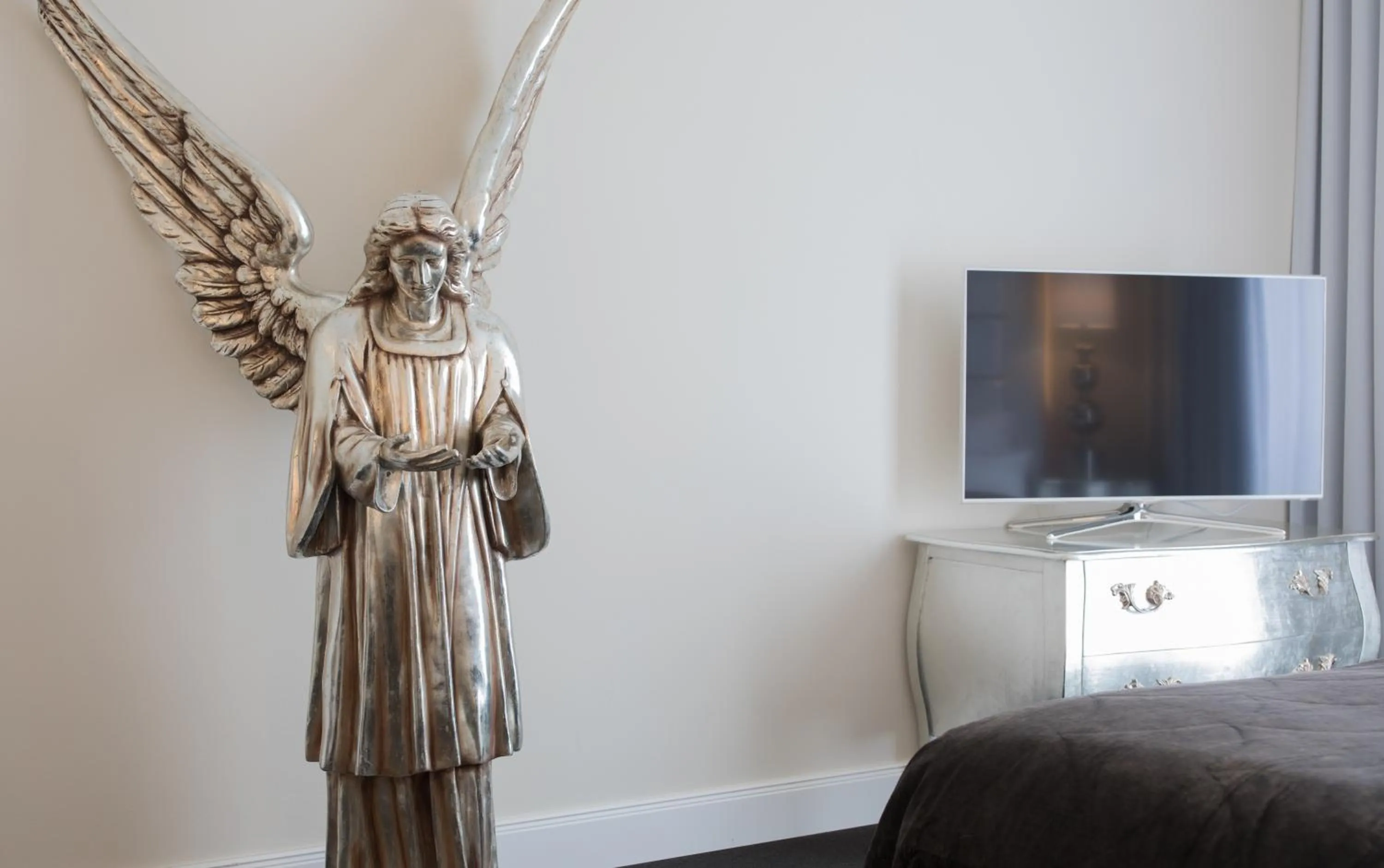 Decorative detail, Bed in König`s Hotel am Schlosspark