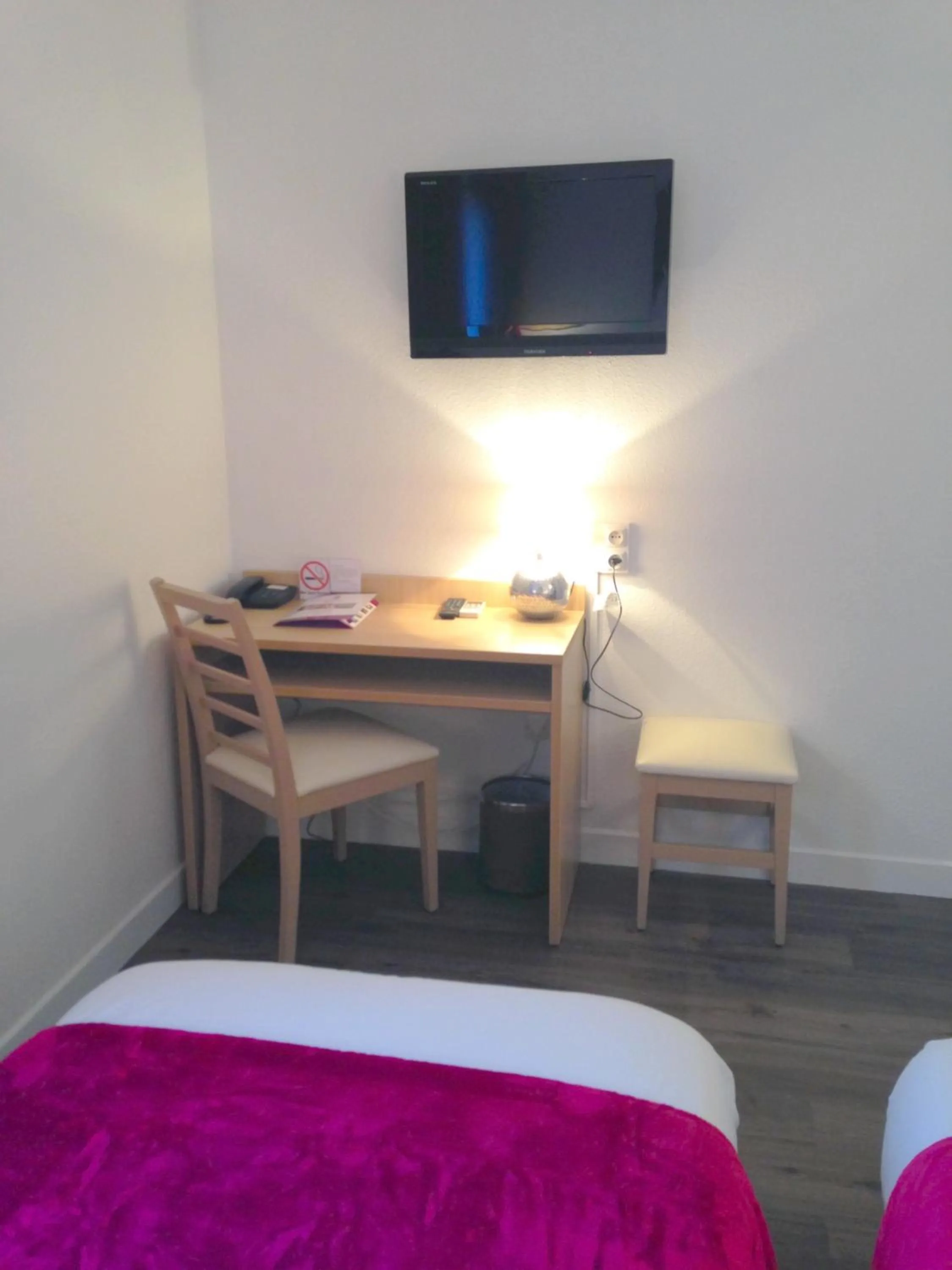 Bed in Hôtel Restaurant L'Evidence