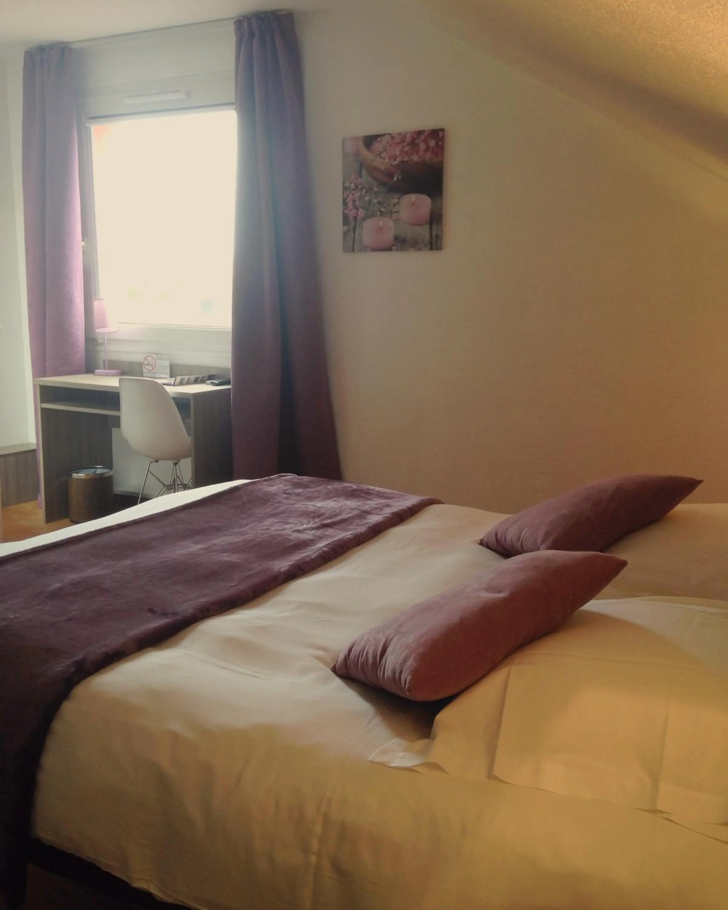 Bed in Hôtel Restaurant L'Evidence