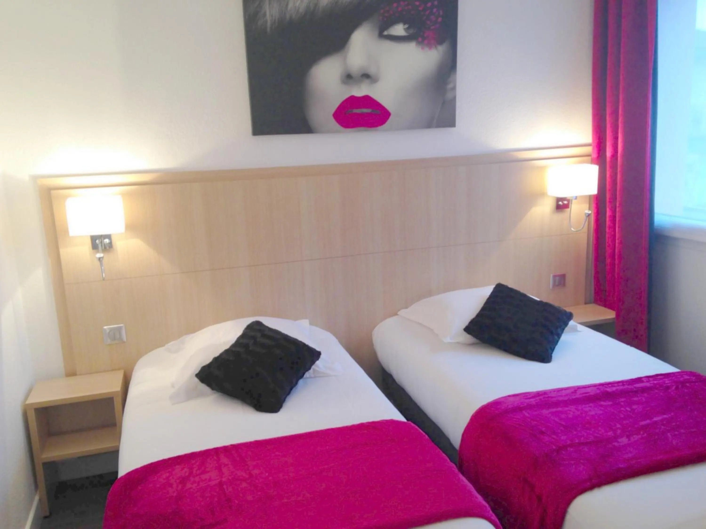 Day, Bed in Hôtel Restaurant L'Evidence