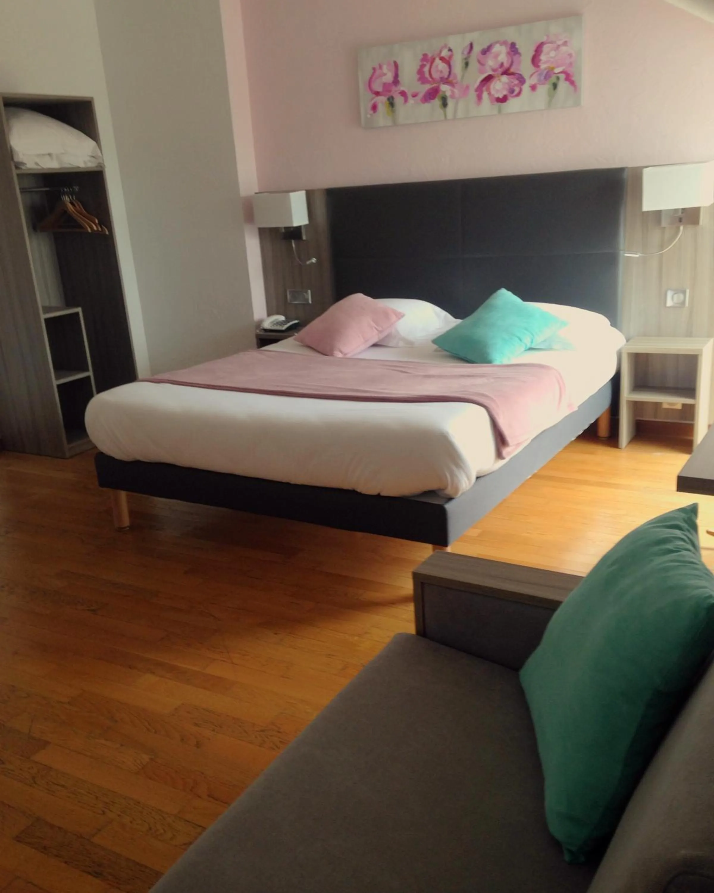 Bed in Hôtel Restaurant L'Evidence