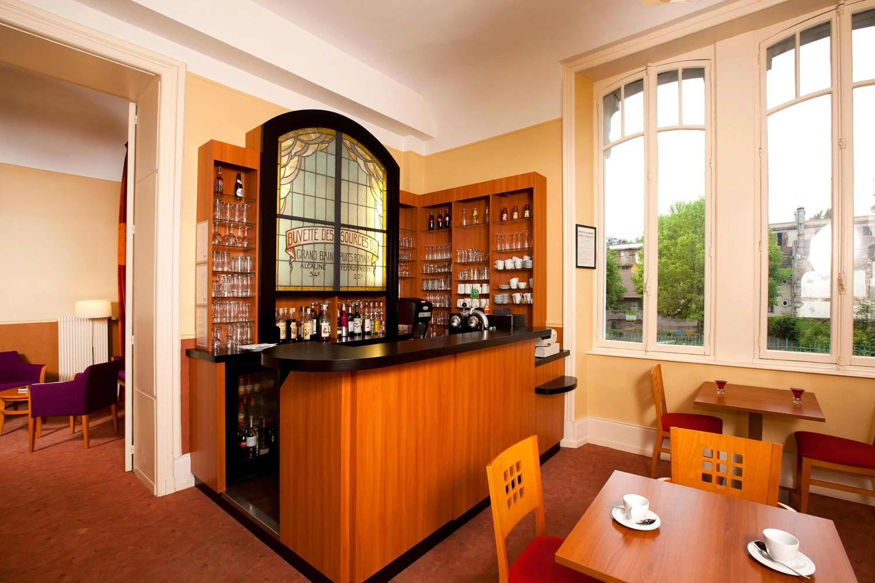 Lounge or bar in Garden & City Luxeuil Ex Le Métropole et Les Thermes