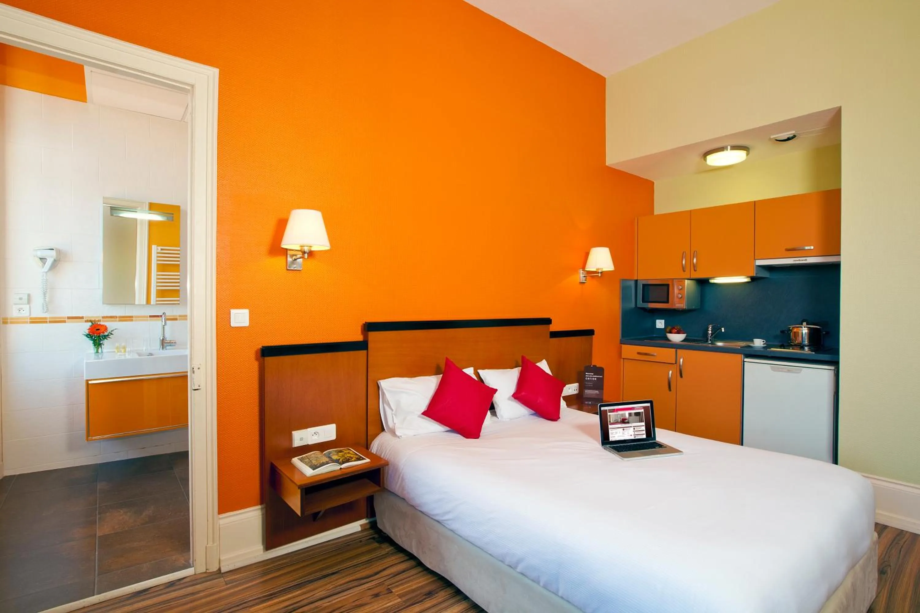 Bed in Garden & City Luxeuil Ex Le Métropole et Les Thermes