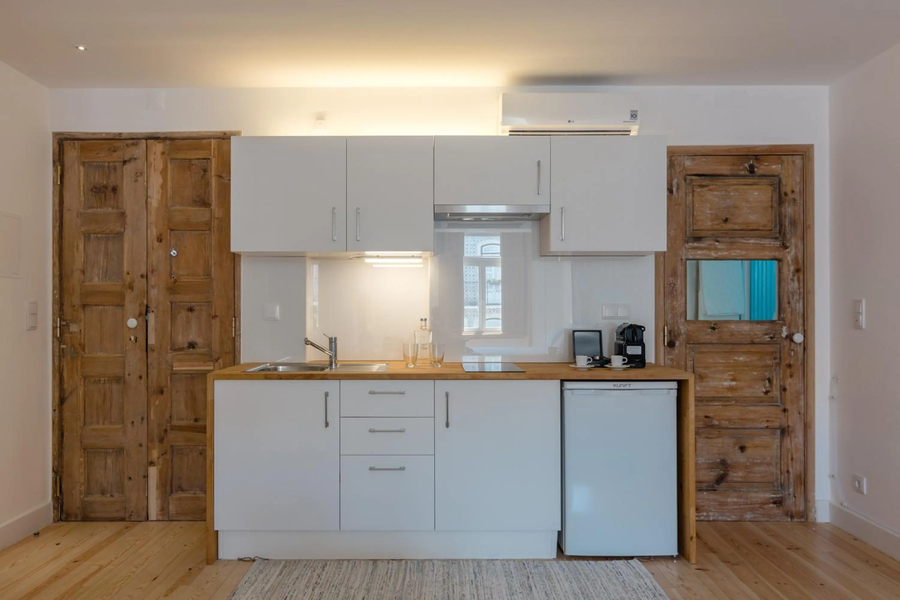 Kitchen or kitchenette in Chiado Arty Flats