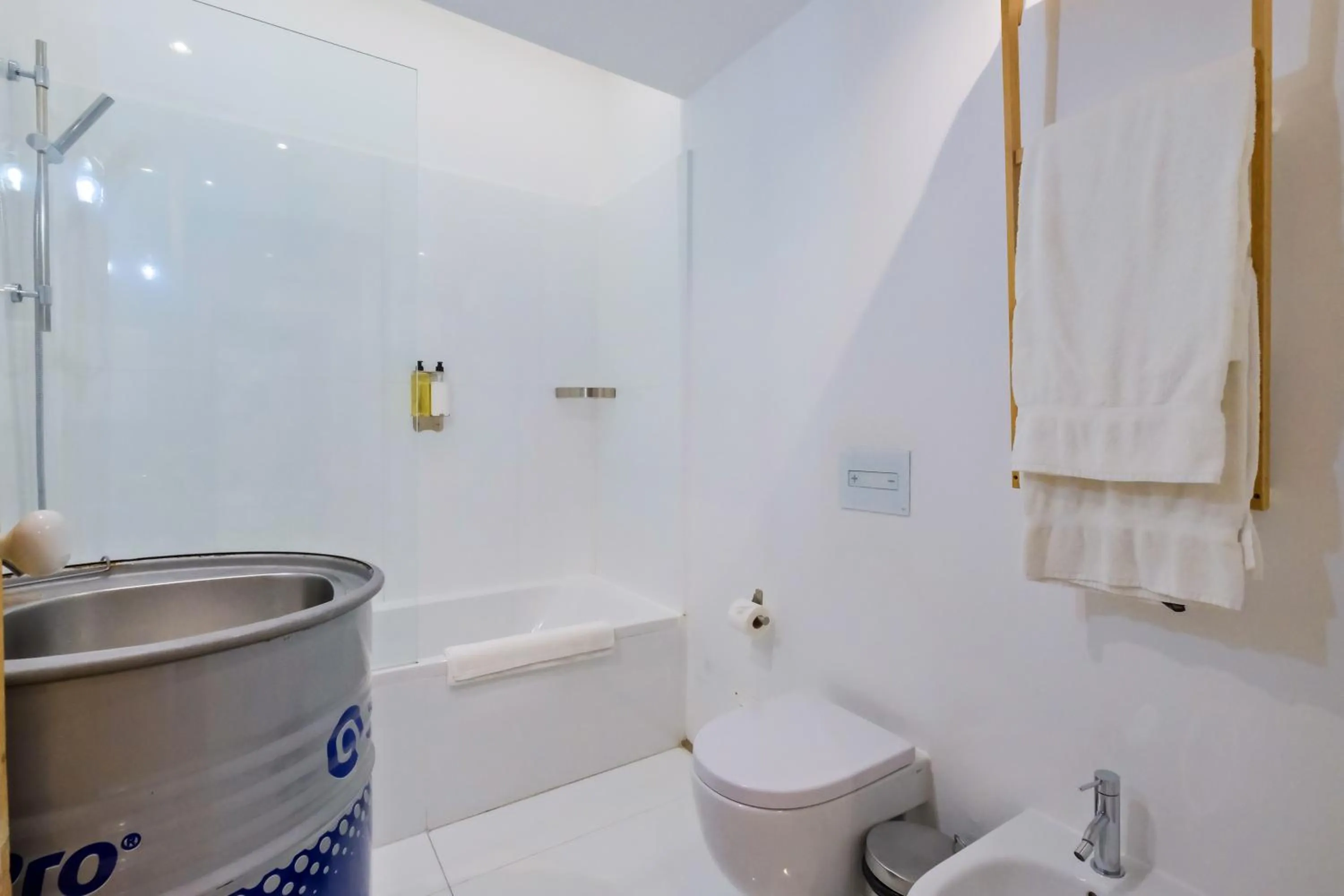 Bathroom in Chiado Arty Flats