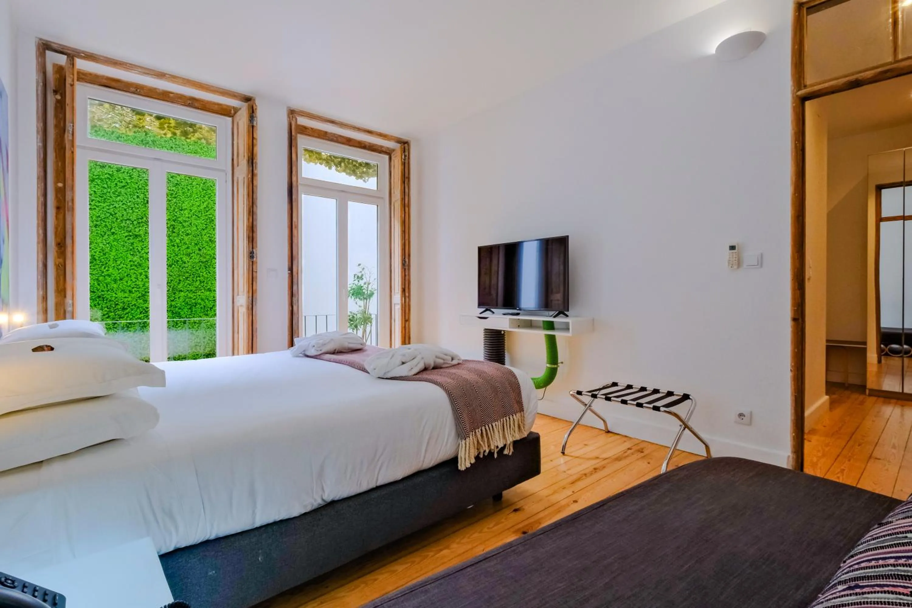 TV and multimedia, Bed in Chiado Arty Flats