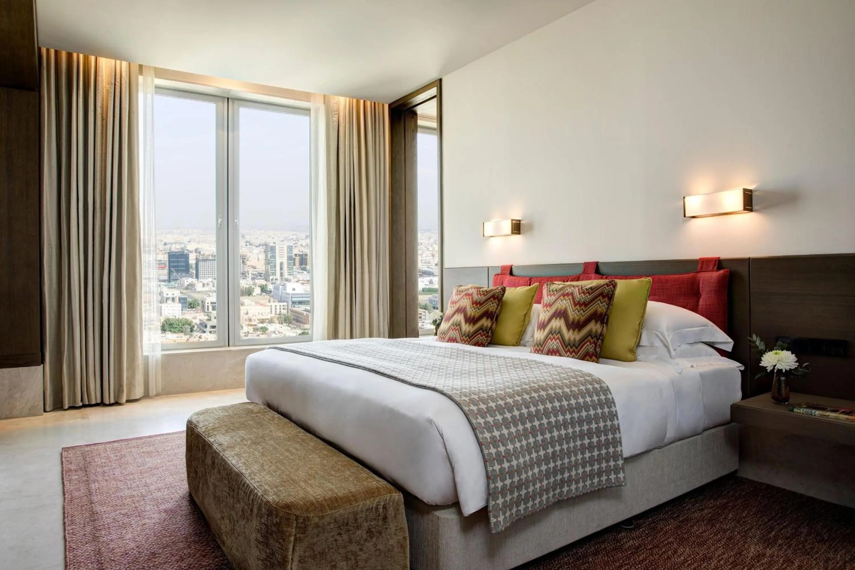 Bedroom, Bed in Assila, a Luxury Collection Hotel, Apartment Jeddah