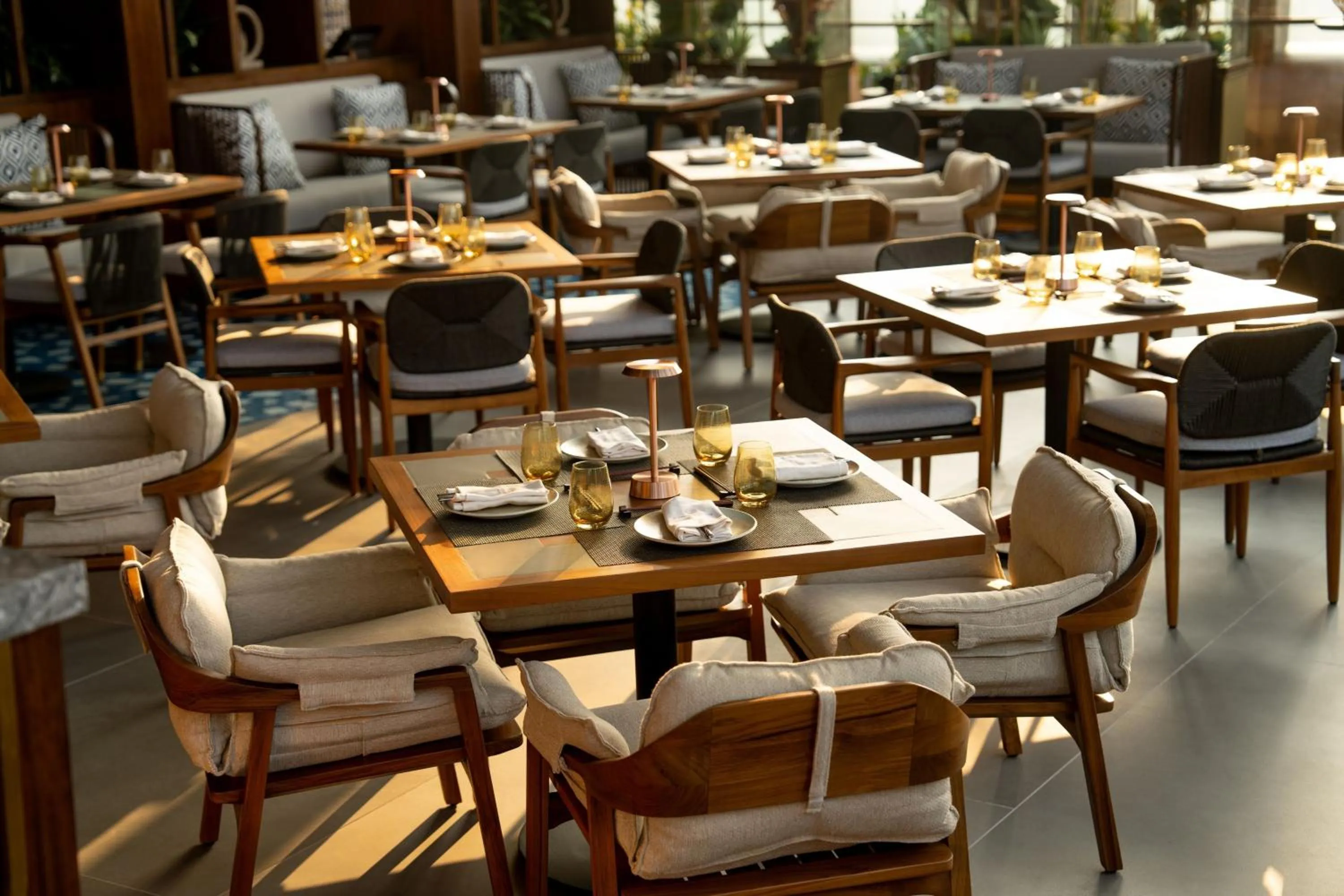 Lounge or bar in Assila, a Luxury Collection Hotel, Apartment Jeddah