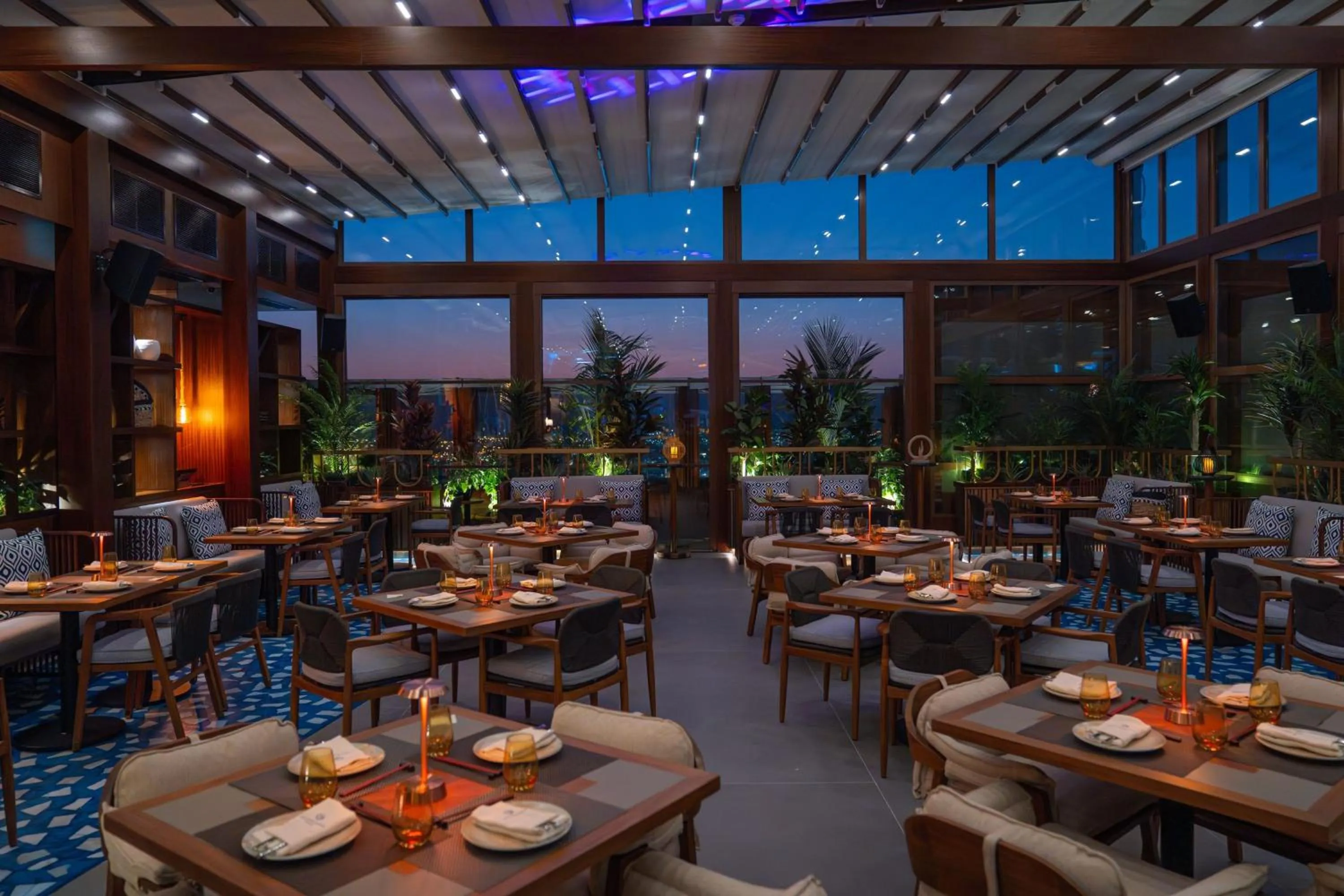 Lounge or bar in Assila, a Luxury Collection Hotel, Apartment Jeddah