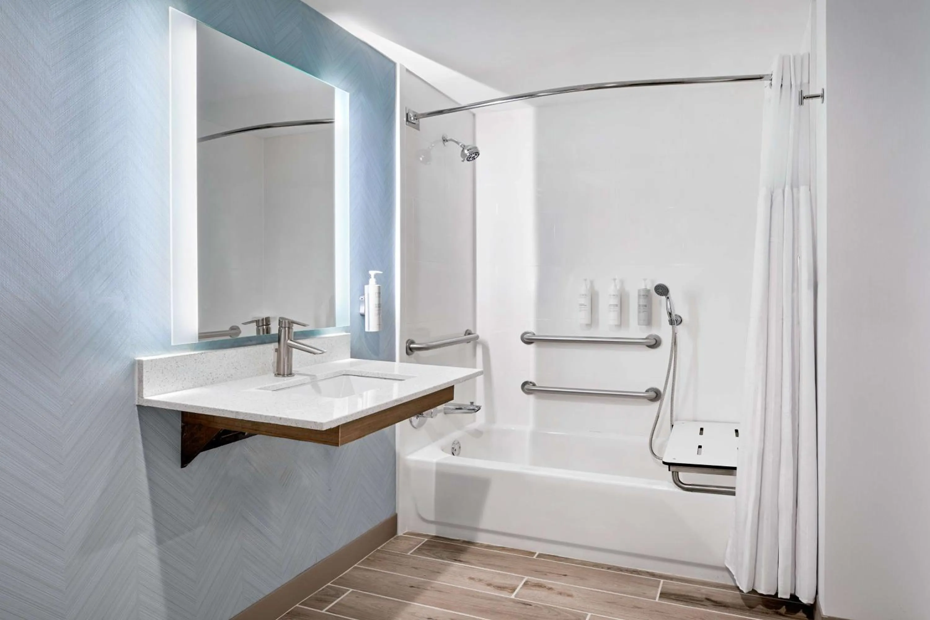 Bathroom in Hilton Garden Inn LAX Los Angeles Airport